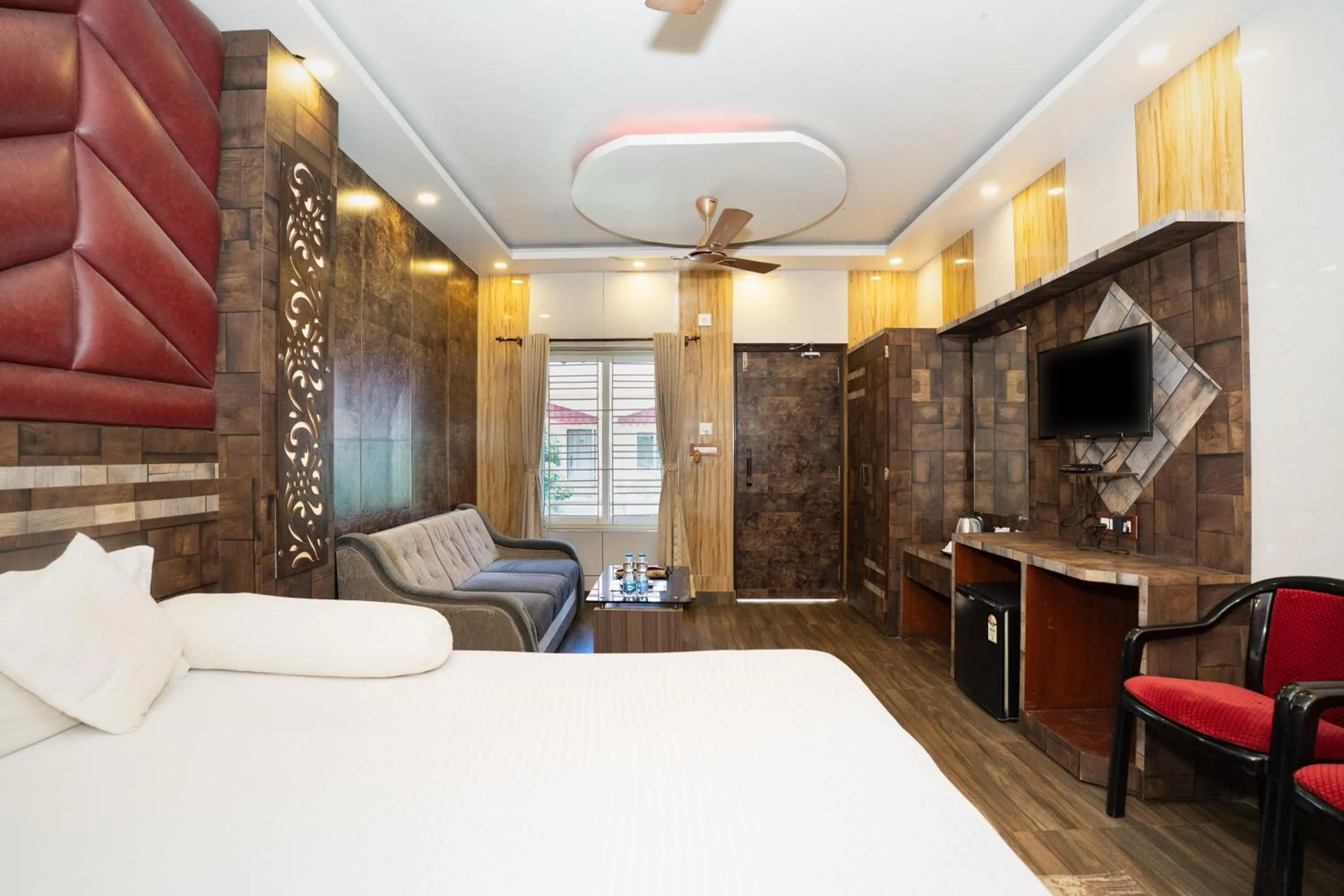 Communal lounge/ TV room, Bed in Sher Bengal Beach Resort