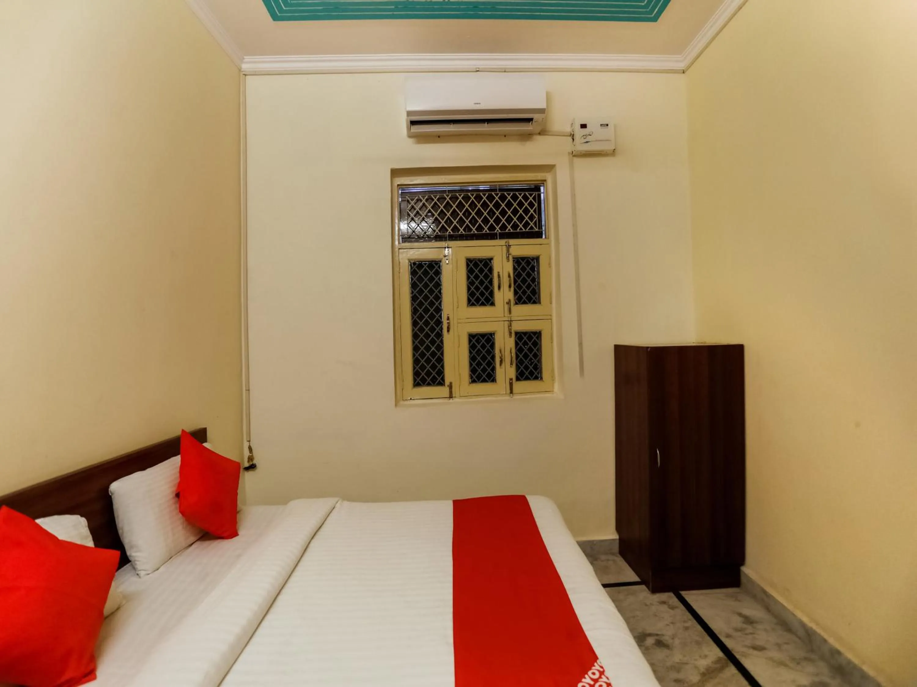 Bedroom, Bed in Bandral Residency