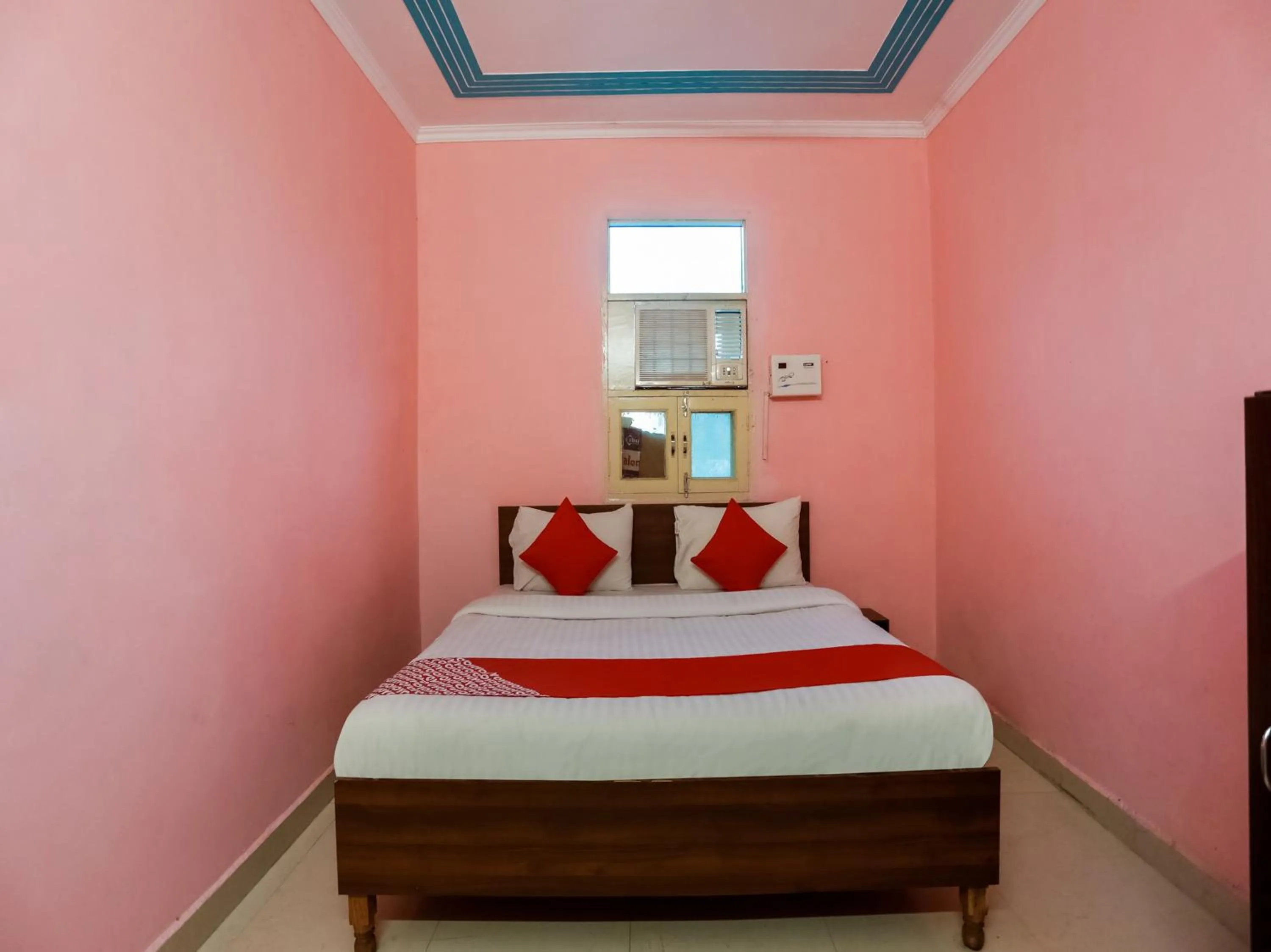 Bedroom, Bed in Bandral Residency