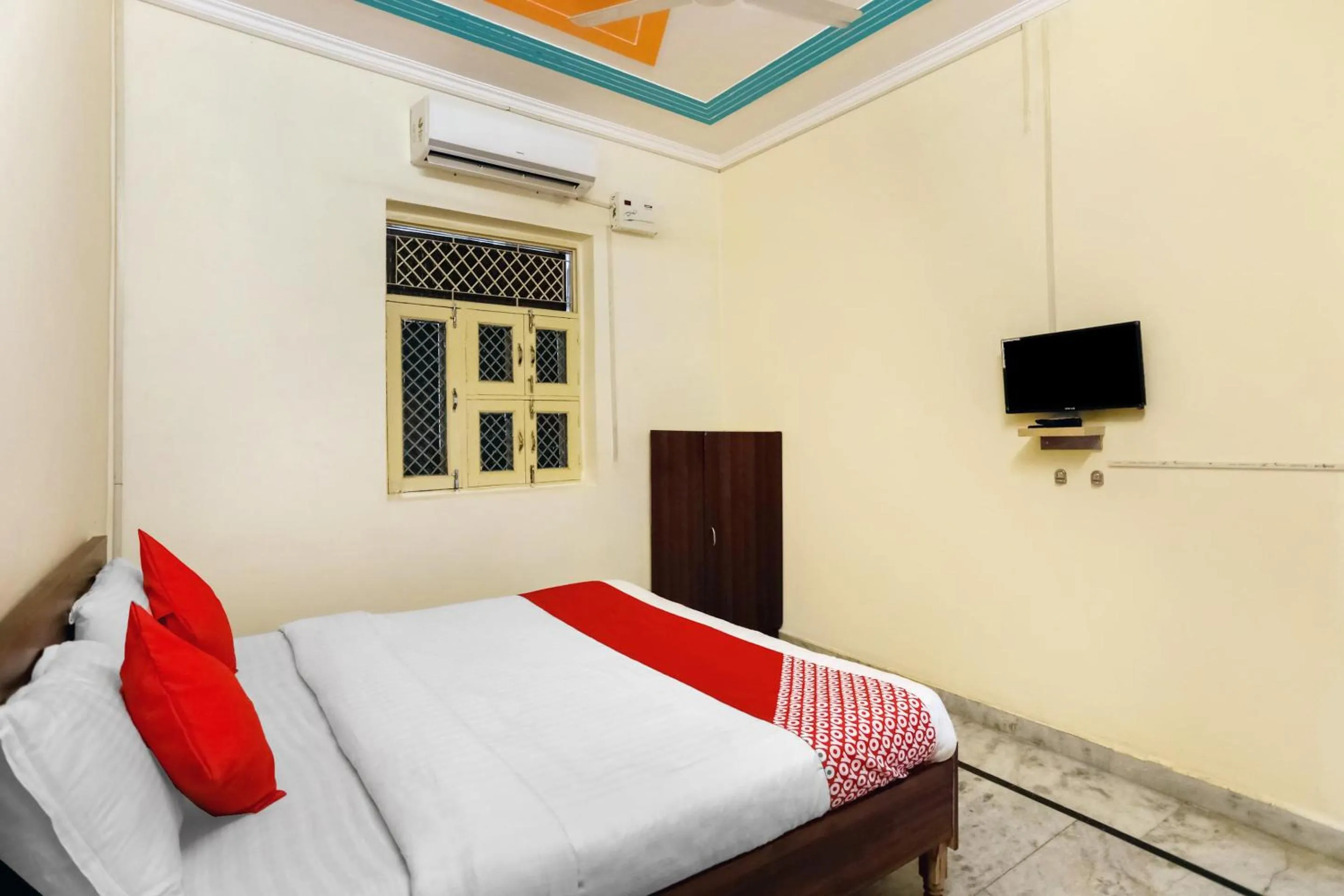 Bedroom, Bed in Bandral Residency