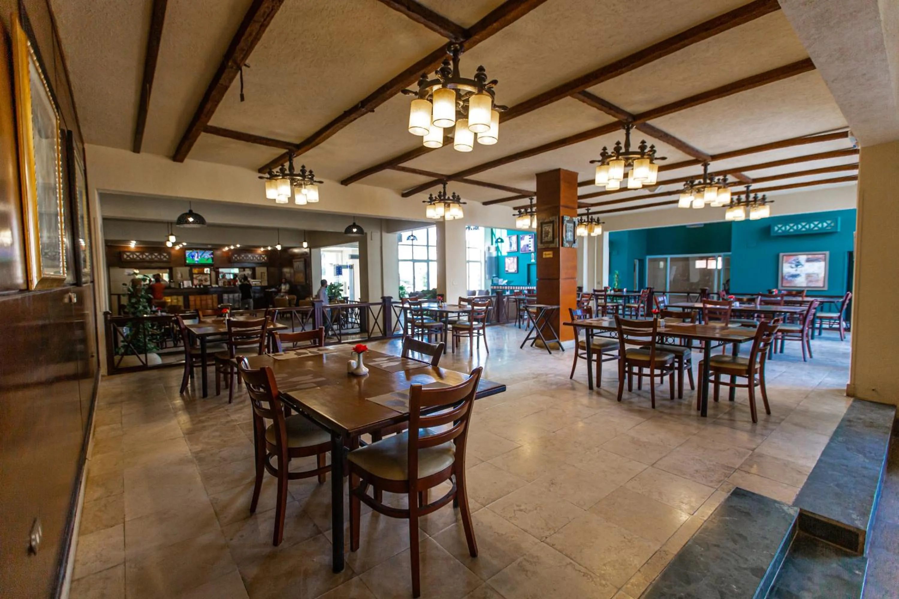 Restaurant/places to eat in Marina Wadi Degla Hotel