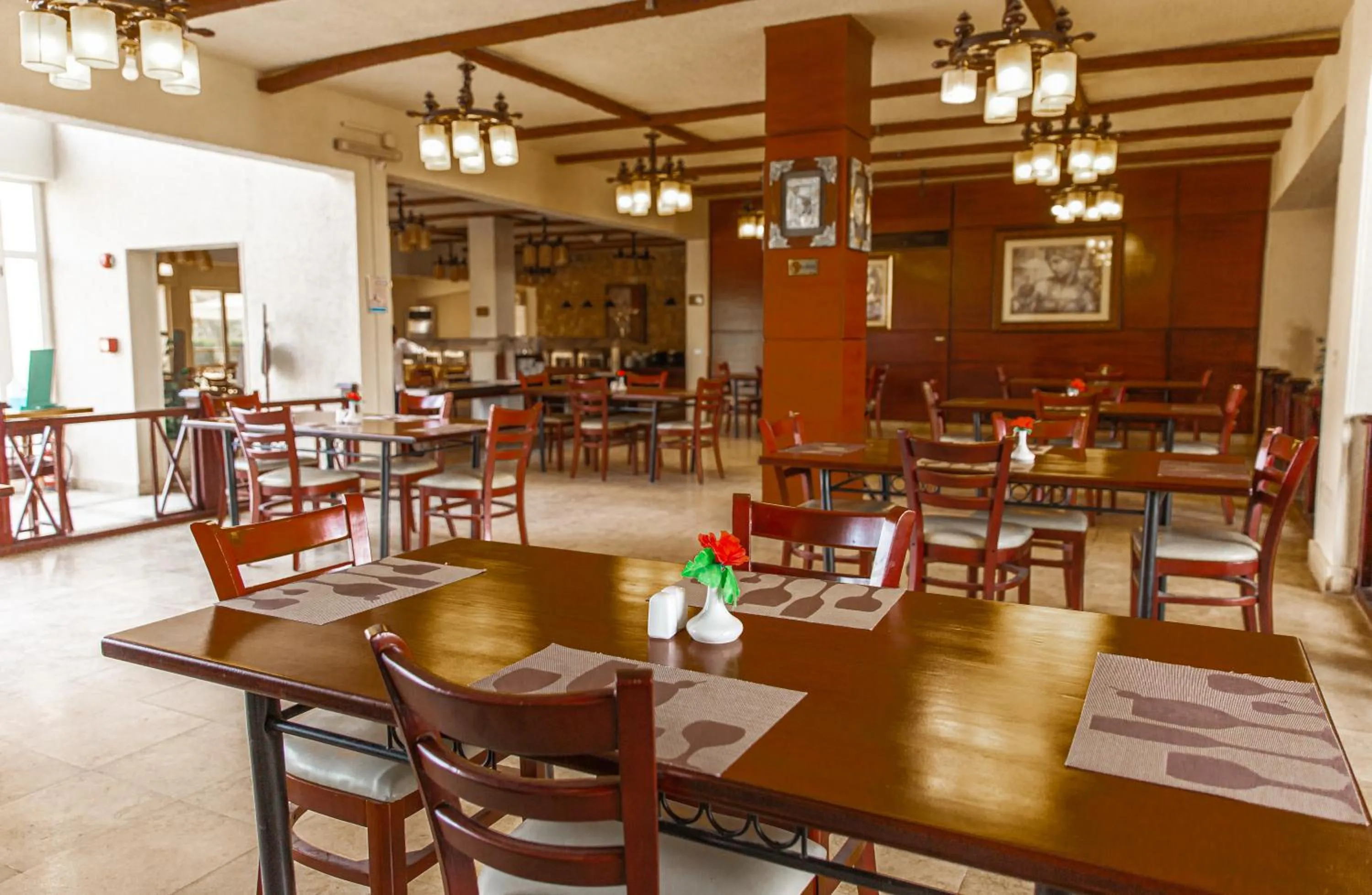 Restaurant/places to eat in Marina Wadi Degla Hotel