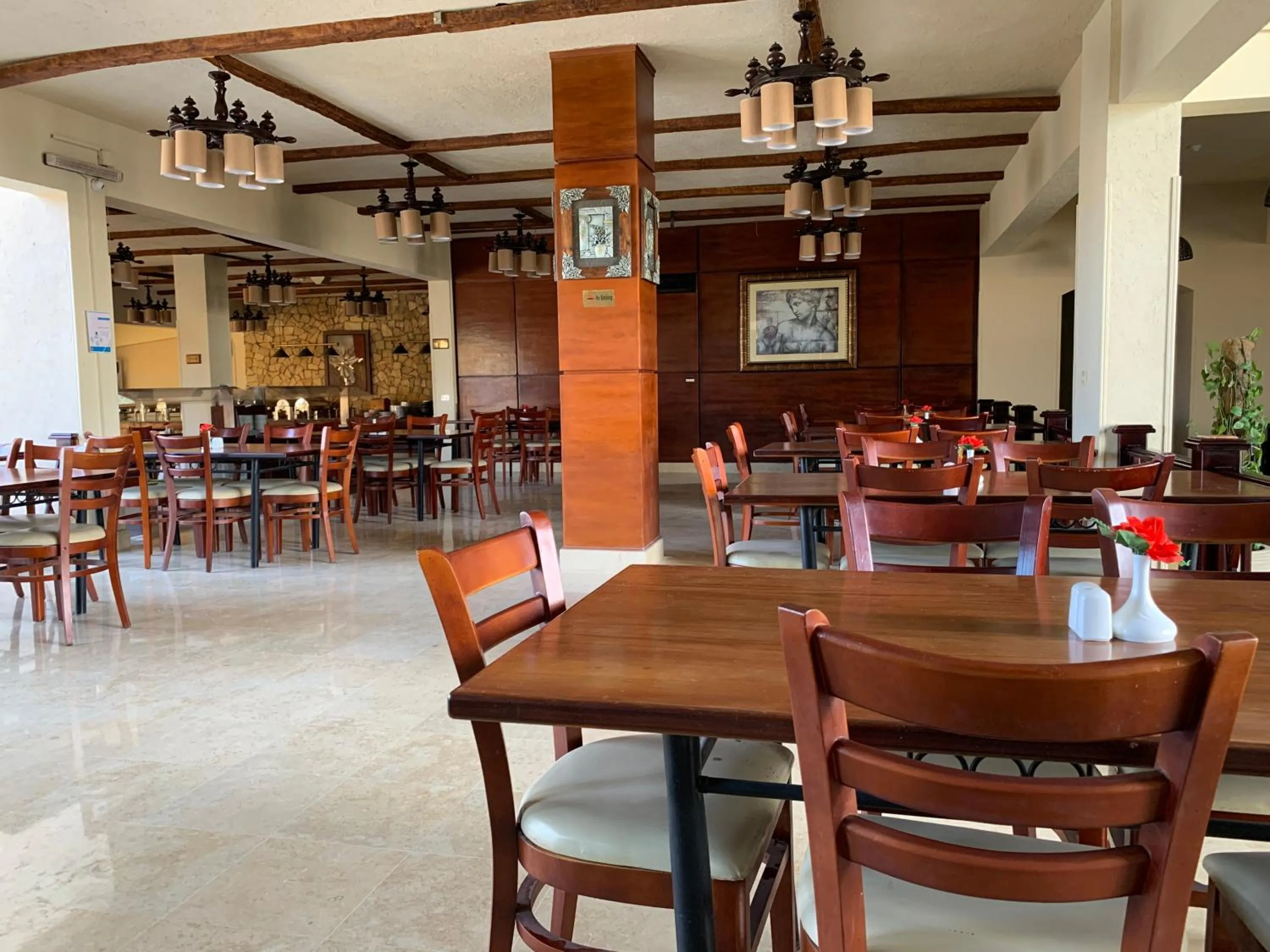 Restaurant/places to eat in Marina Wadi Degla Hotel
