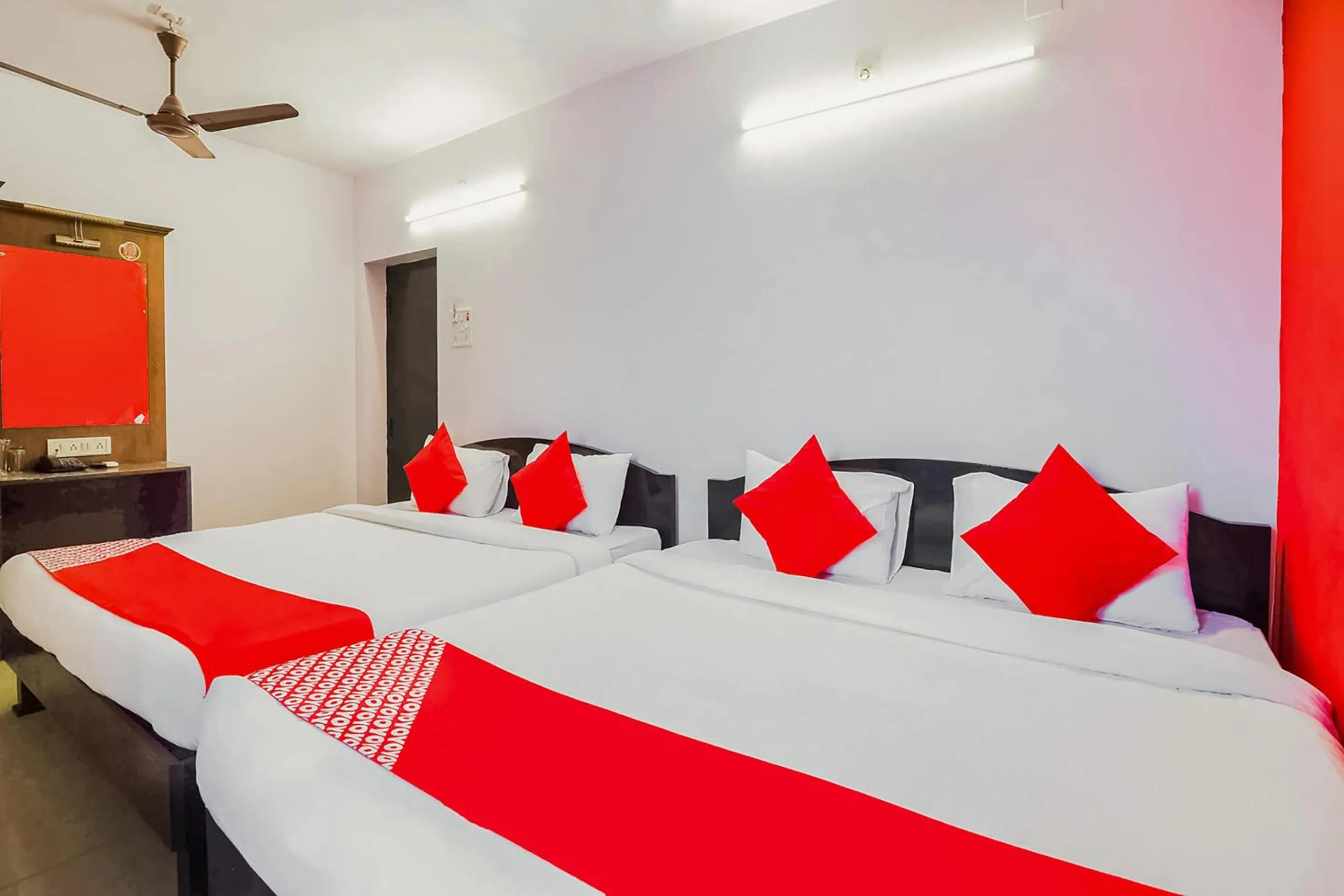 Bedroom, Bed in Hotel O Maruthi Gandhi Park