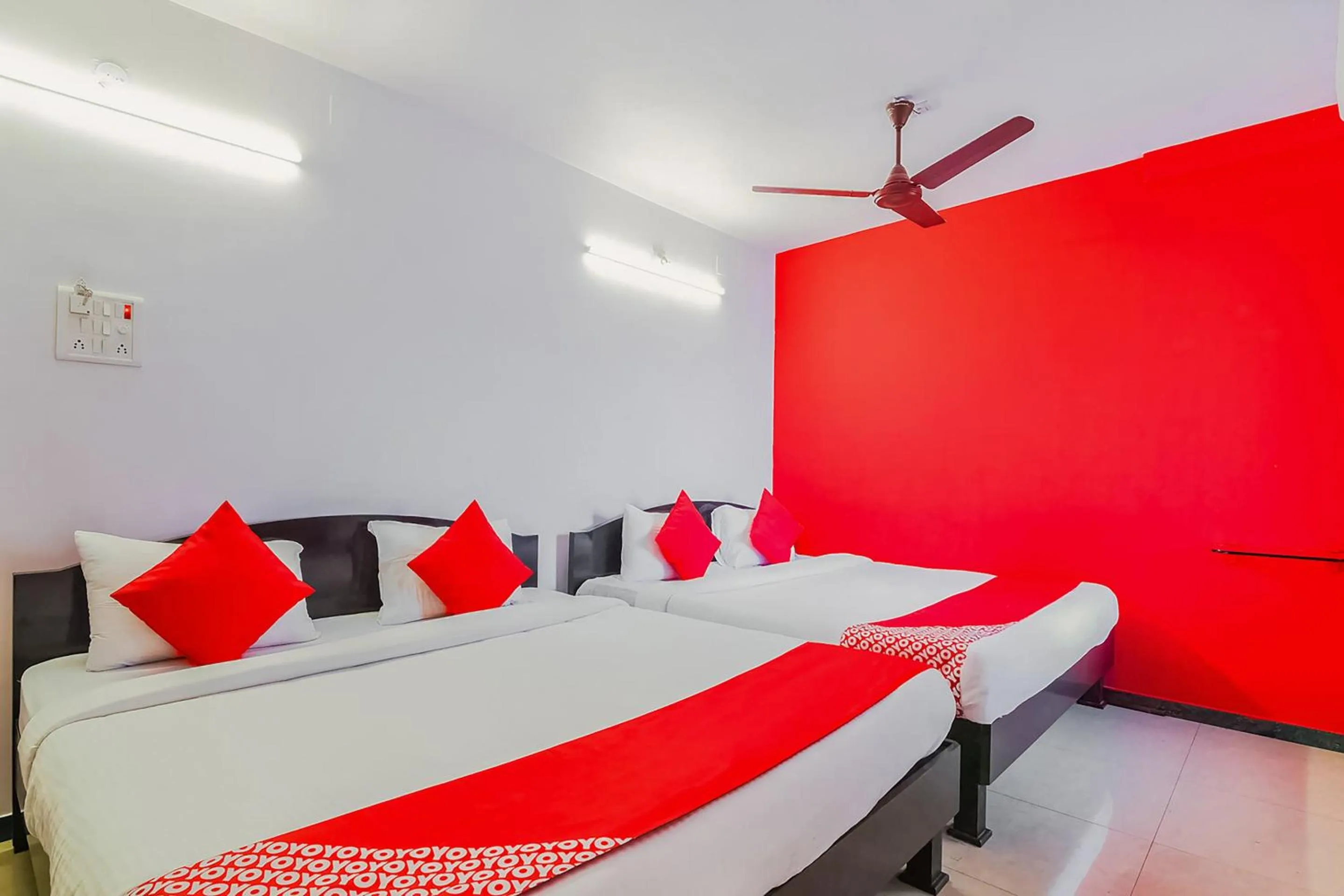 Bedroom, Bed in Hotel O Maruthi Gandhi Park