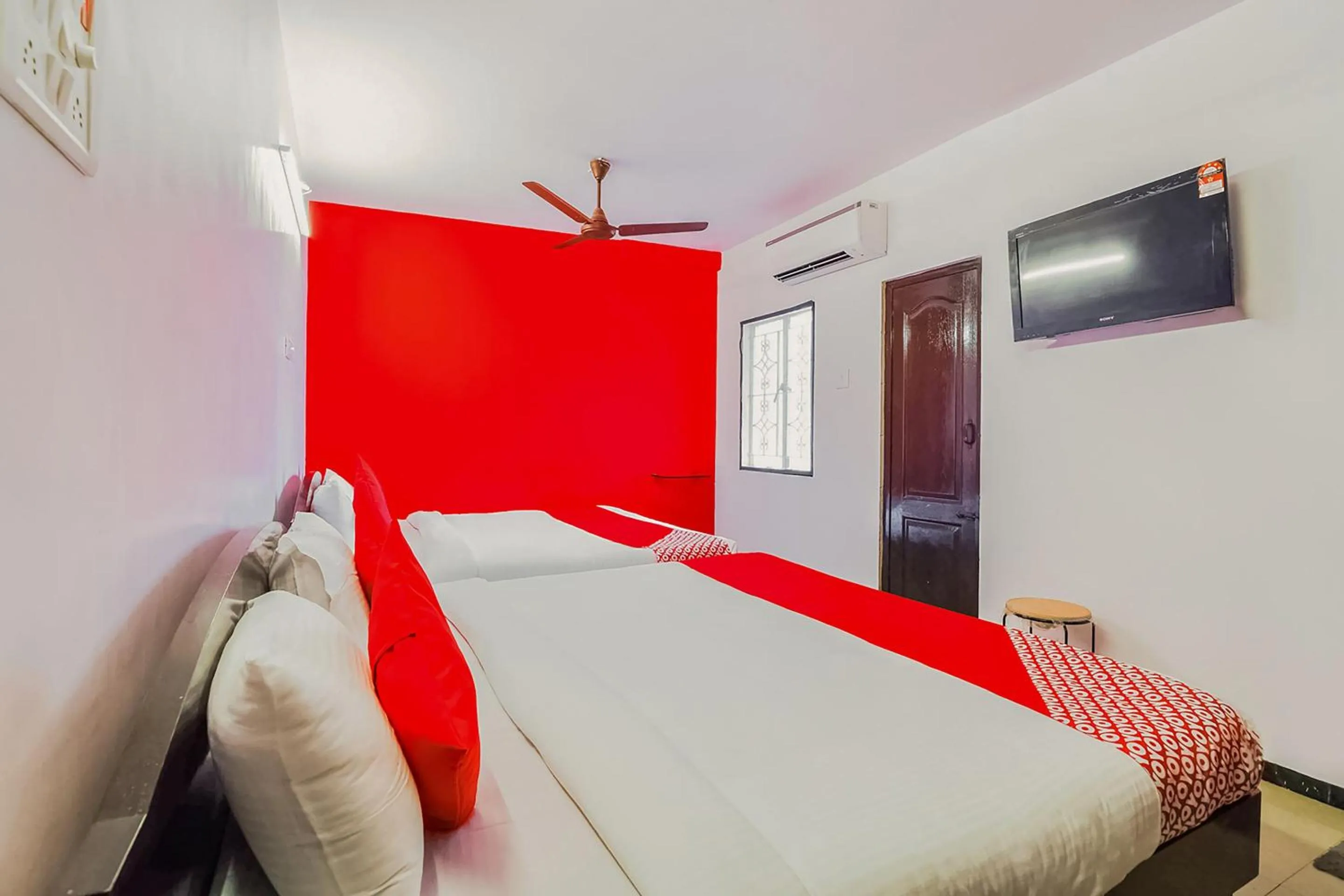 Bedroom, Bed in Hotel O Maruthi Gandhi Park