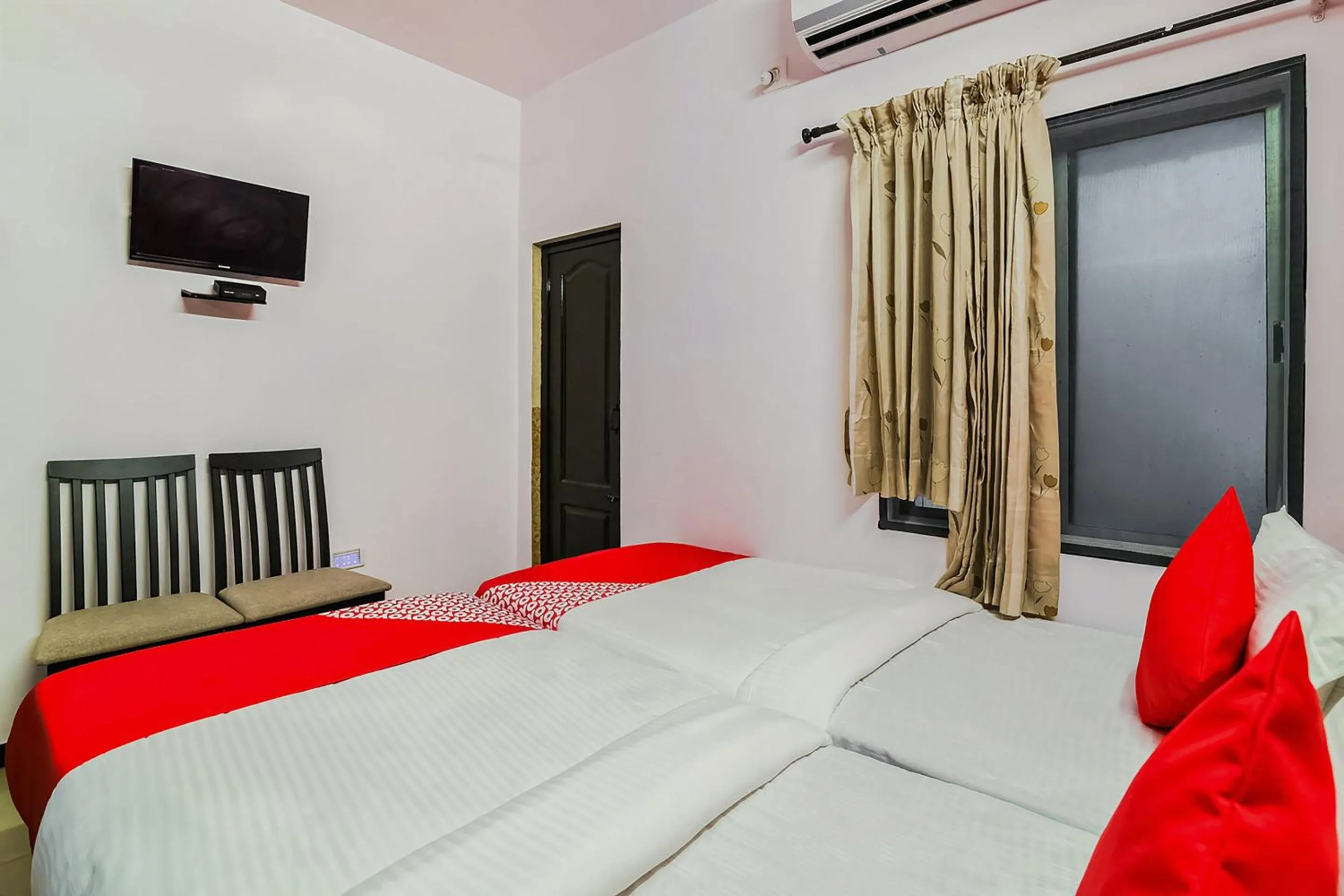Bedroom, Bed in Hotel O Maruthi Gandhi Park