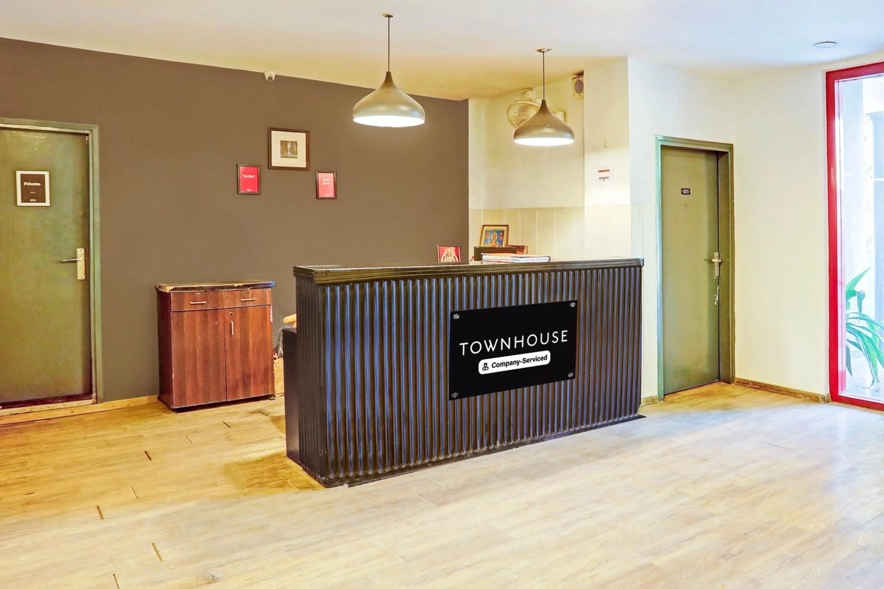 Lobby or reception in Super Townhouse Vijay Khand Gomti Nagar