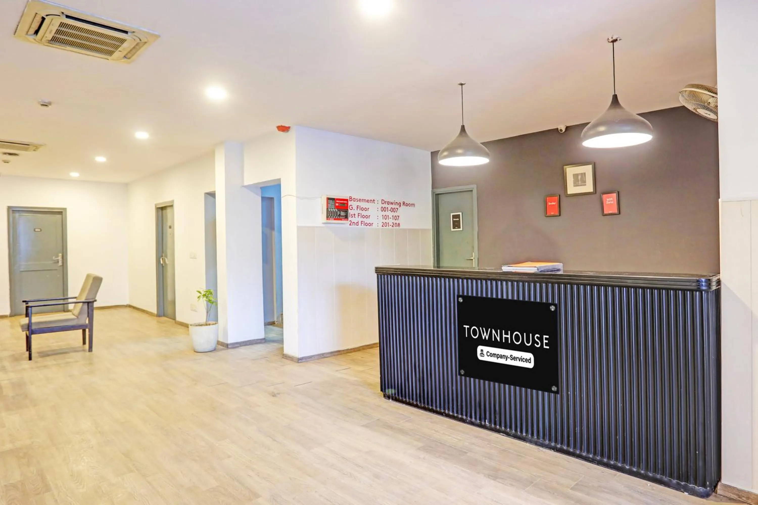 Lobby or reception in Super Townhouse Vijay Khand Gomti Nagar