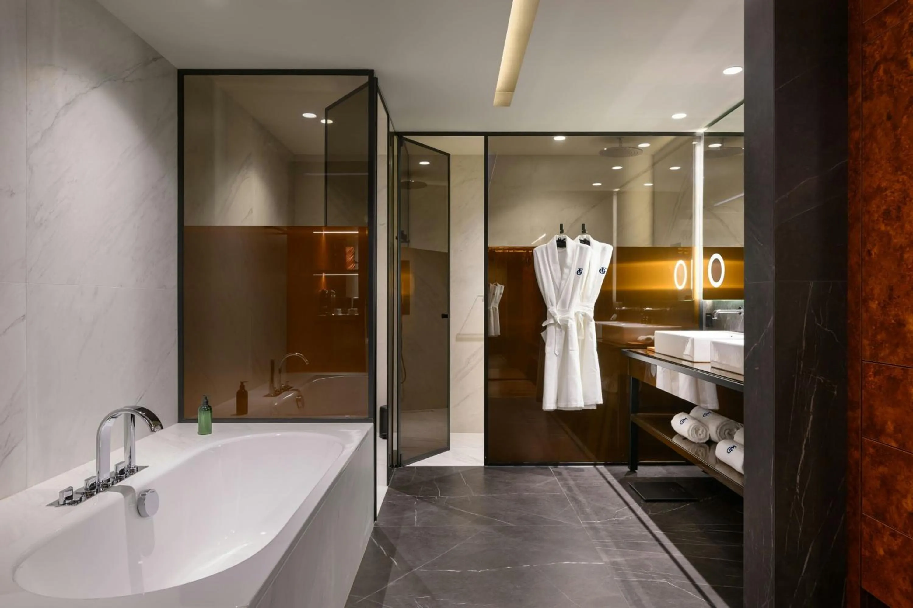 Bathroom in Forte de Gaia, Autograph Collection