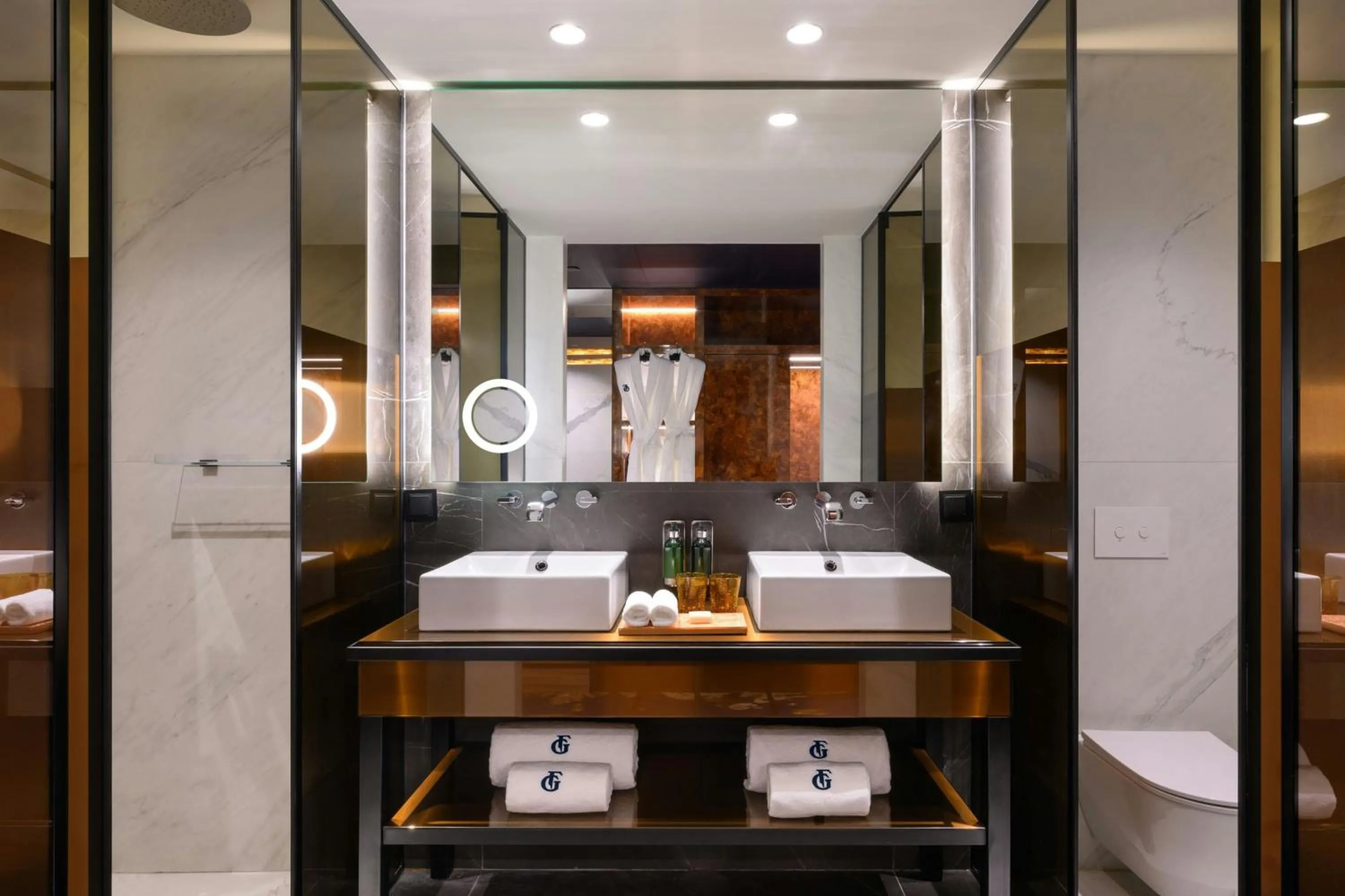 Bathroom in Forte de Gaia, Autograph Collection