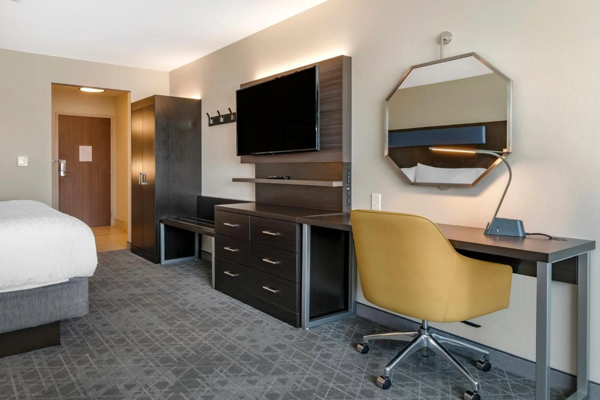 Photo of the whole room in Holiday Inn Express & Suites - Lancaster - Mount Joy by IHG