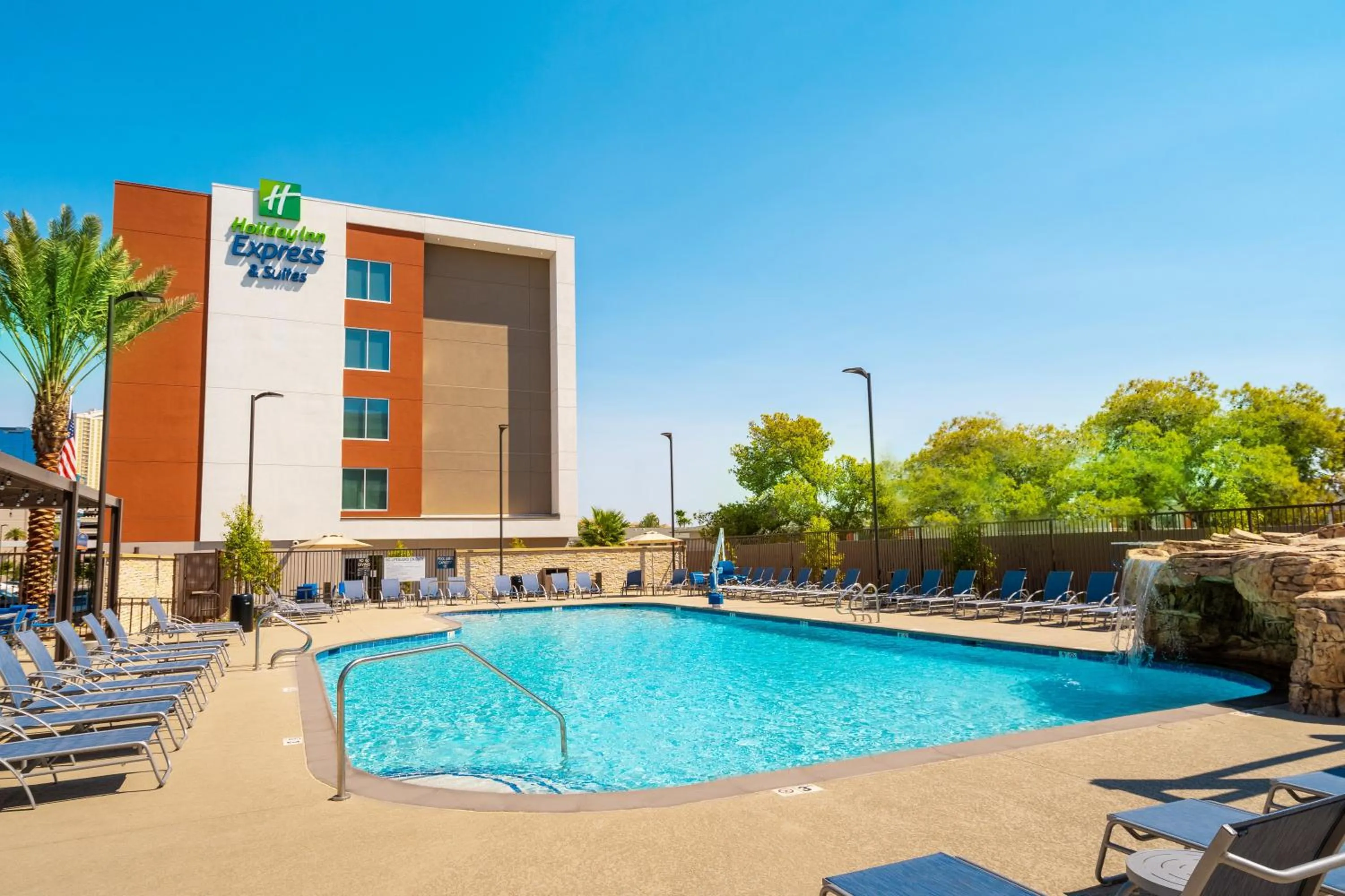 Swimming pool in Holiday Inn Express & Suites - Las Vegas - E Tropicana by IHG