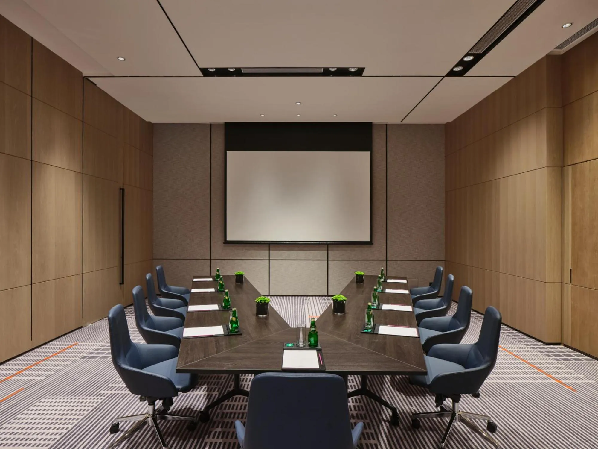 Meeting/conference room in Crowne Plaza Qidong by IHG