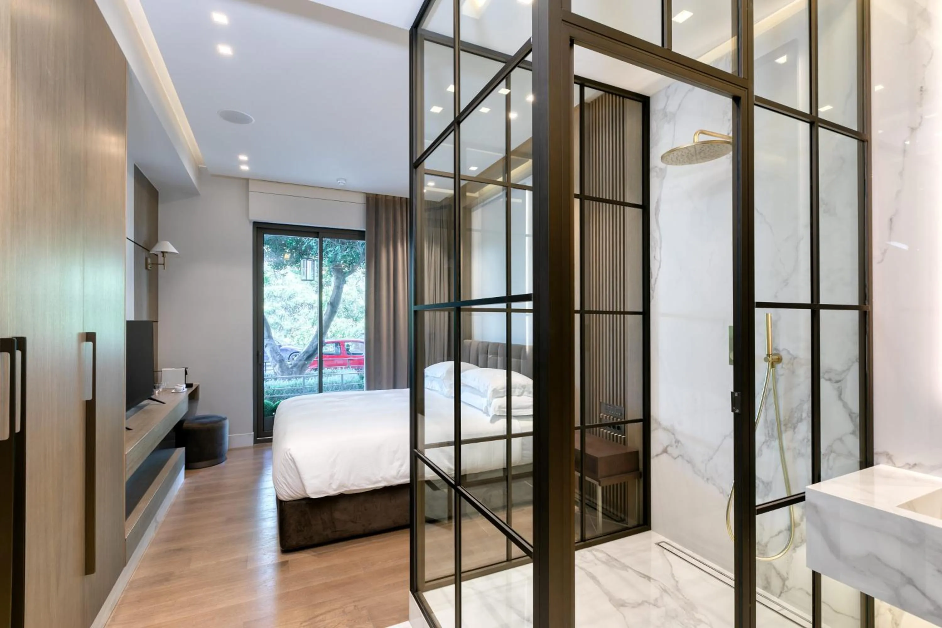 Shower, Bed in The One Acropolis