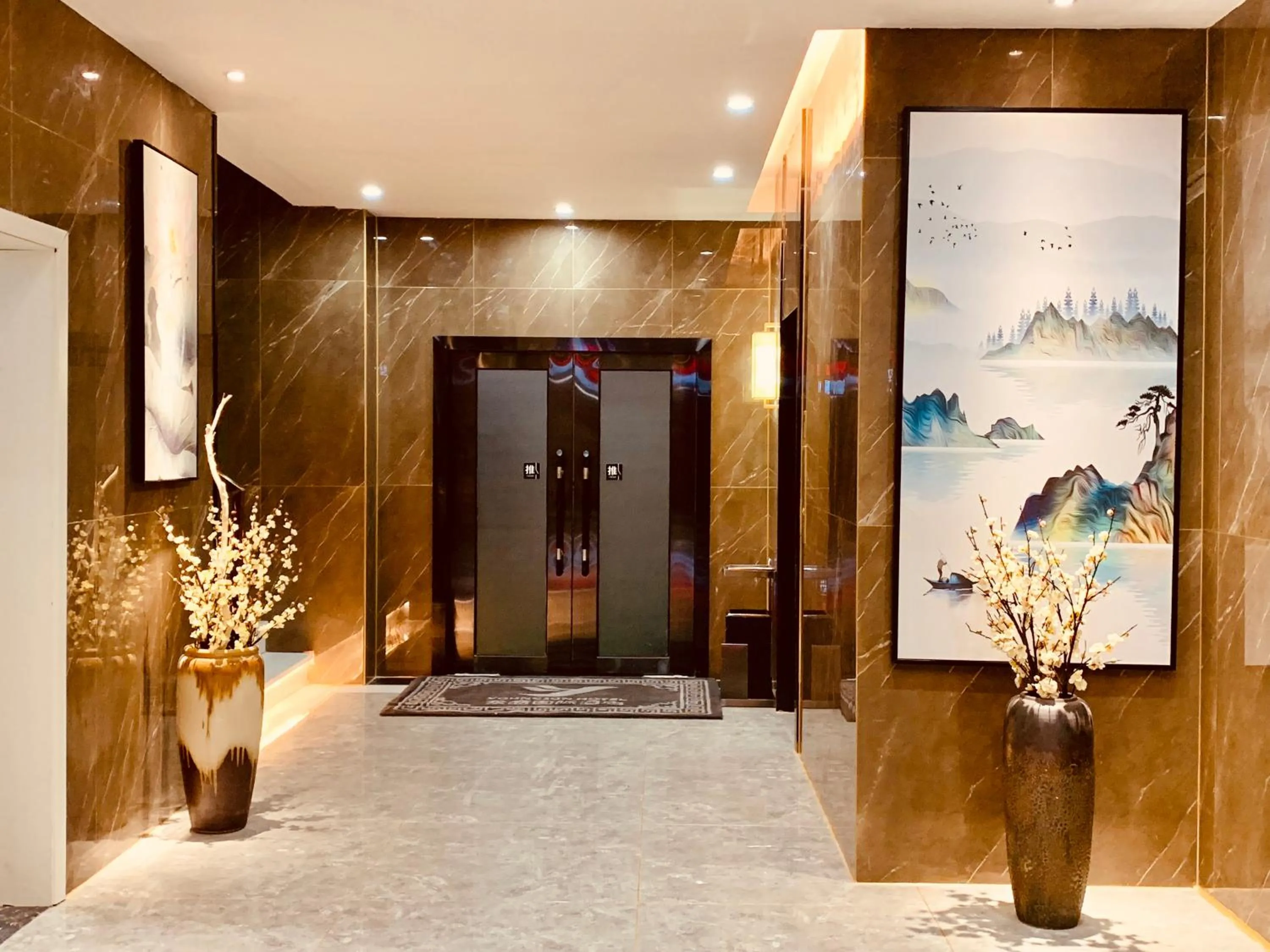 Decorative detail in Youngsun Hotel