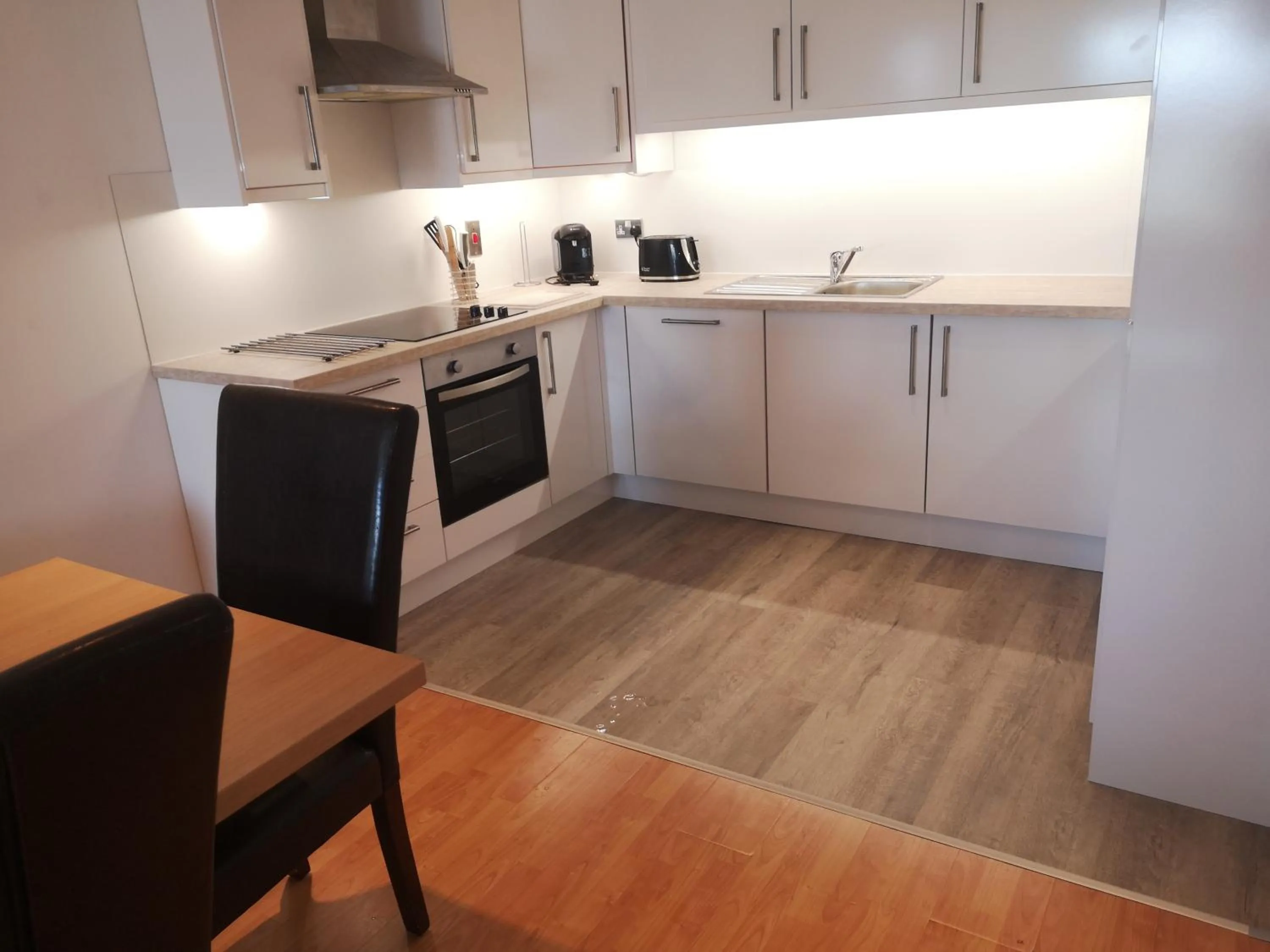 Kitchen or kitchenette, Kitchen/Kitchenette in Glasgow Central Riverview Luxury Apartment (Sleeps upto 8)