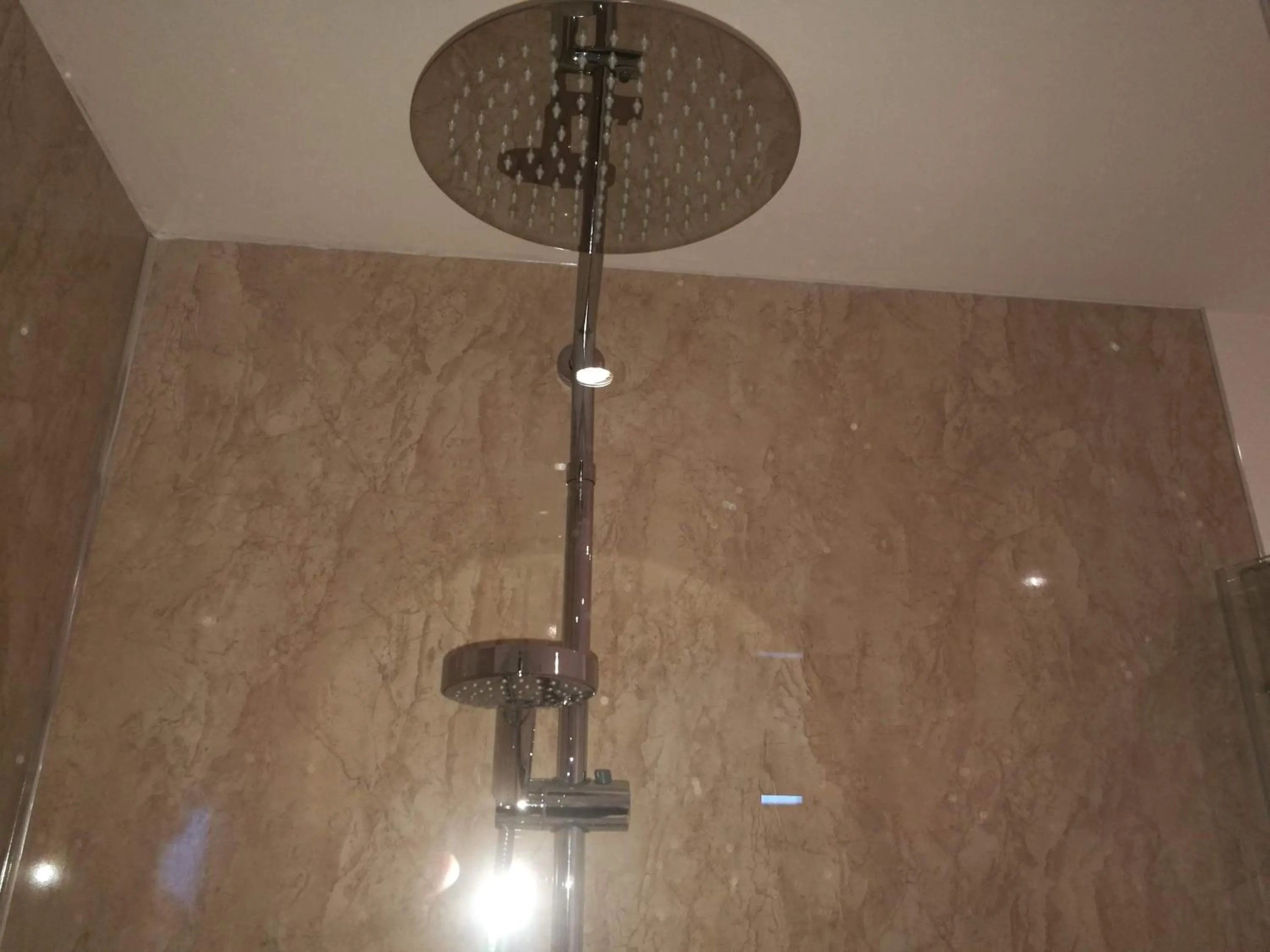 Shower in Glasgow Central Riverview Luxury Apartment (Sleeps upto 8)