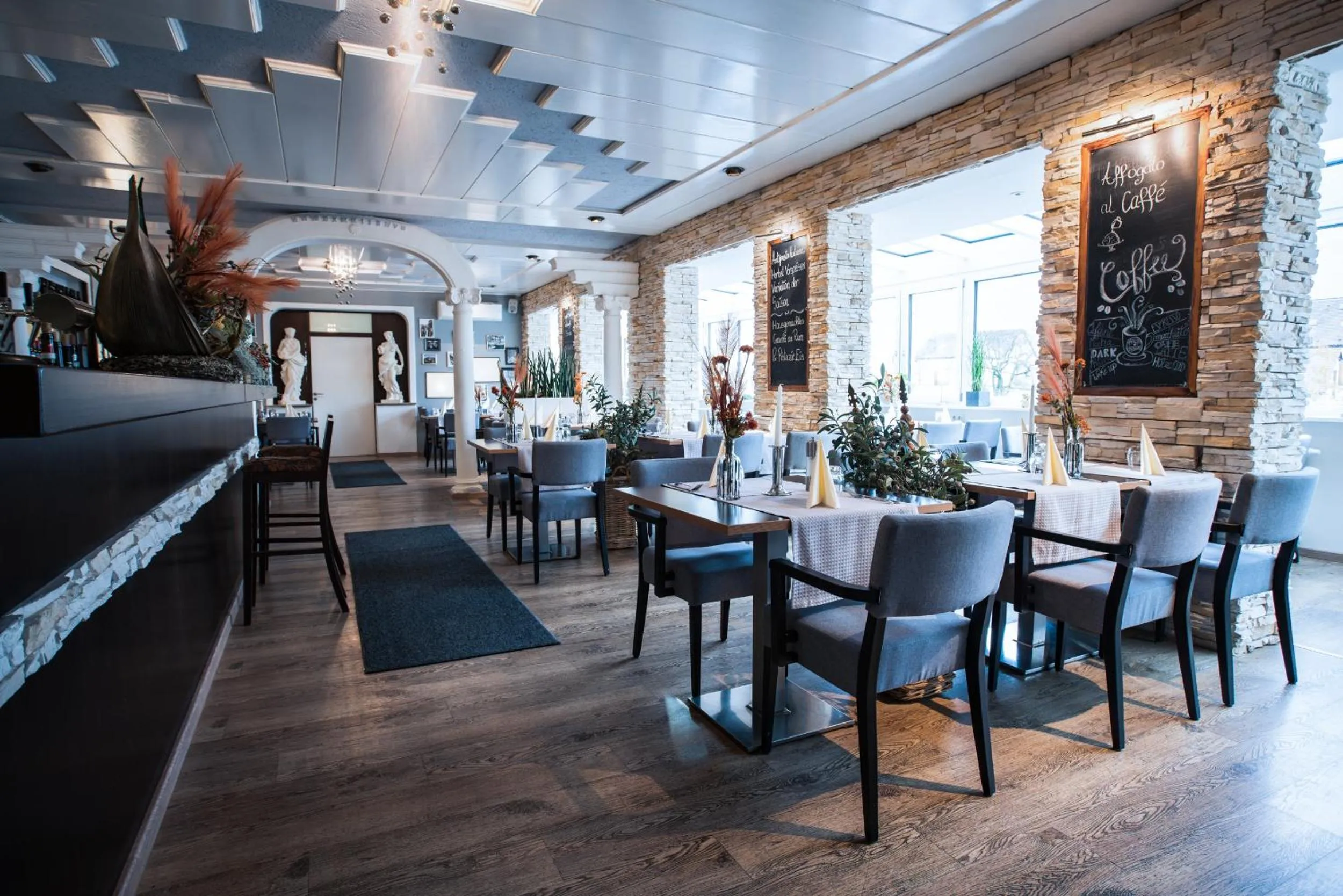 Restaurant/places to eat in Hotel & Restaurant Rizzelli Superior