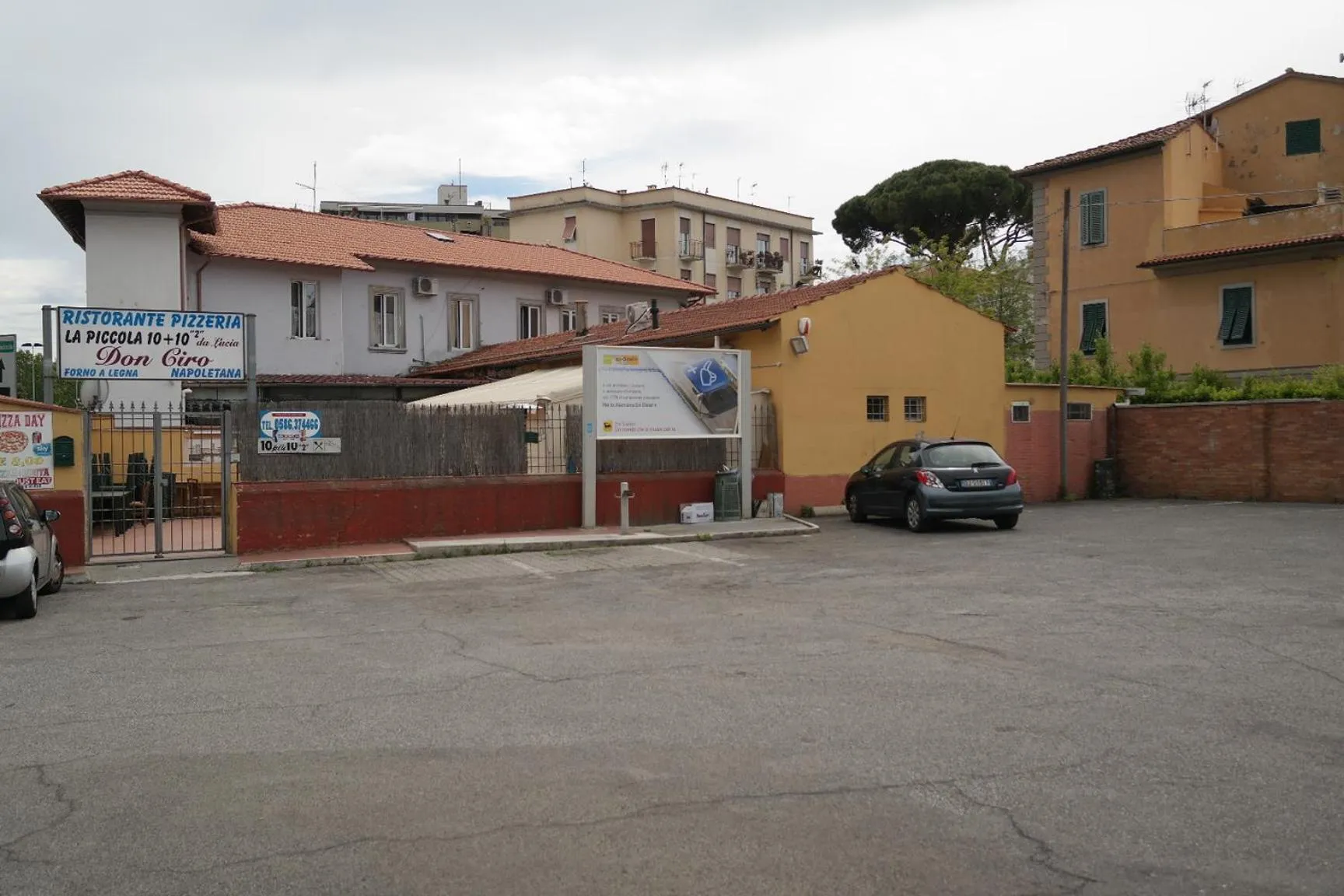 Property building in Hotel Houston Livorno - Struttura Esclusivamente Turistica - Not for Business or Workers