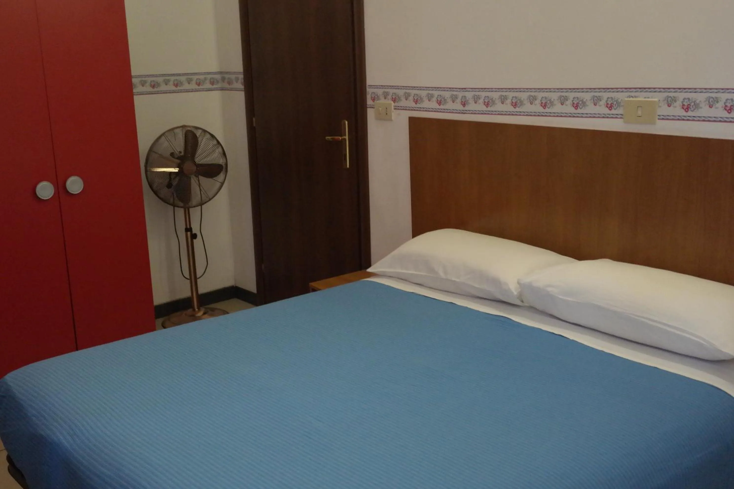 Photo of the whole room, Bed in Hotel Houston Livorno - Struttura Esclusivamente Turistica - Not for Business or Workers