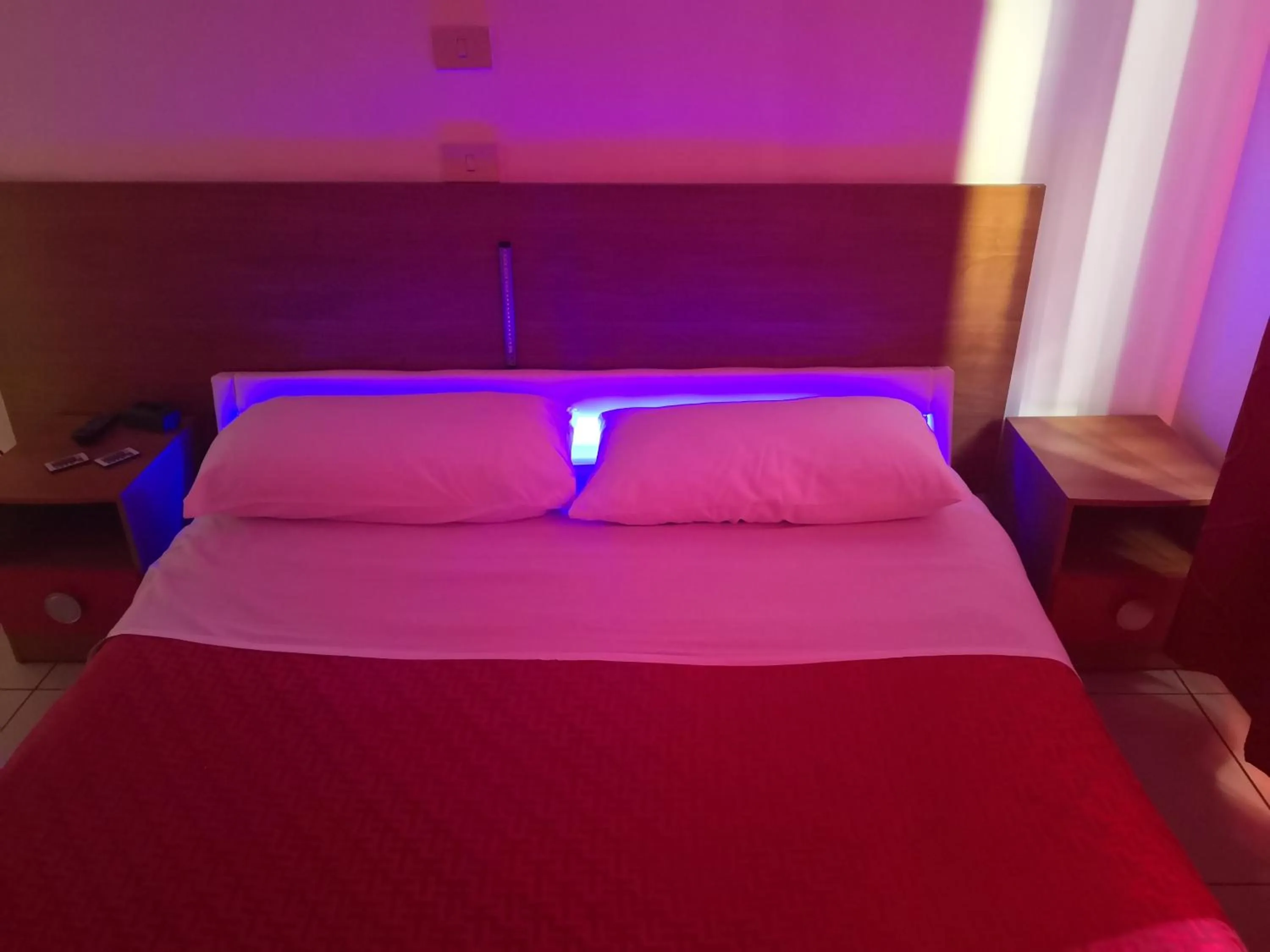 Bed in Hotel Houston Livorno - Struttura Esclusivamente Turistica - Not for Business or Workers