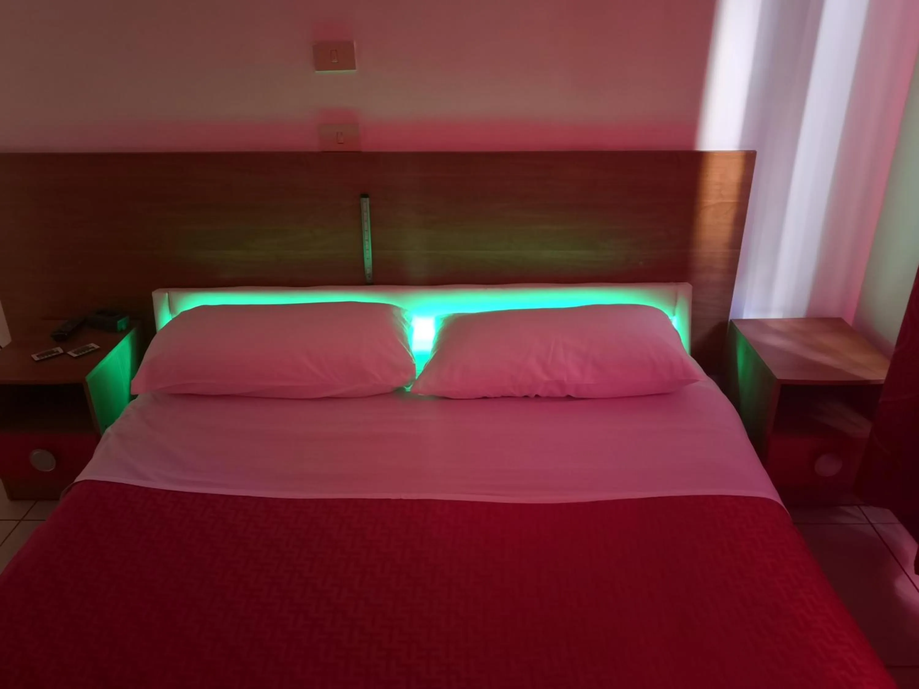 Bed in Hotel Houston Livorno - Struttura Esclusivamente Turistica - Not for Business or Workers