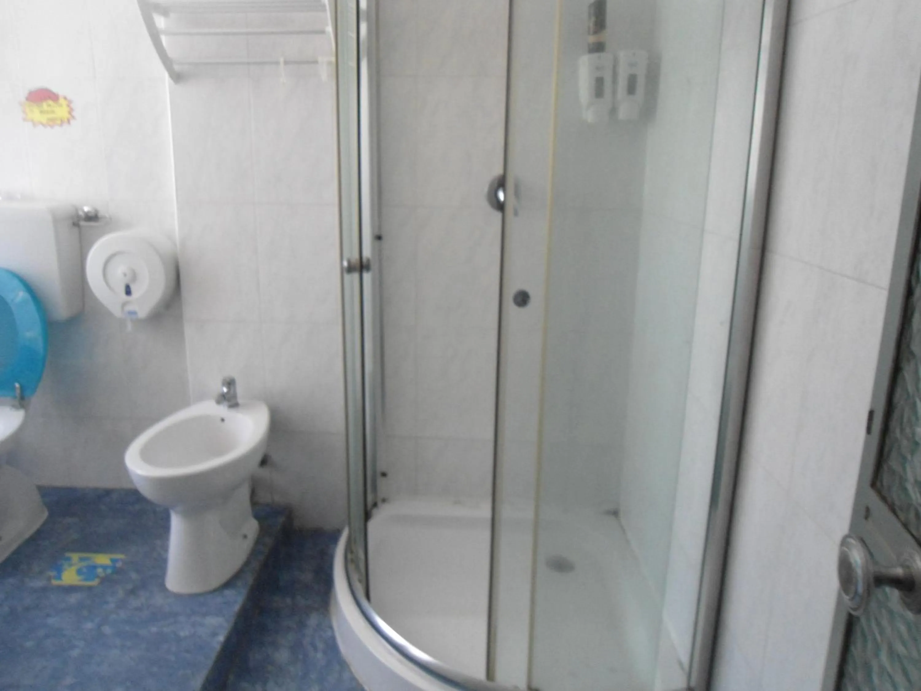 Bathroom in Hotel Houston Livorno - Struttura Esclusivamente Turistica - Not for Business or Workers