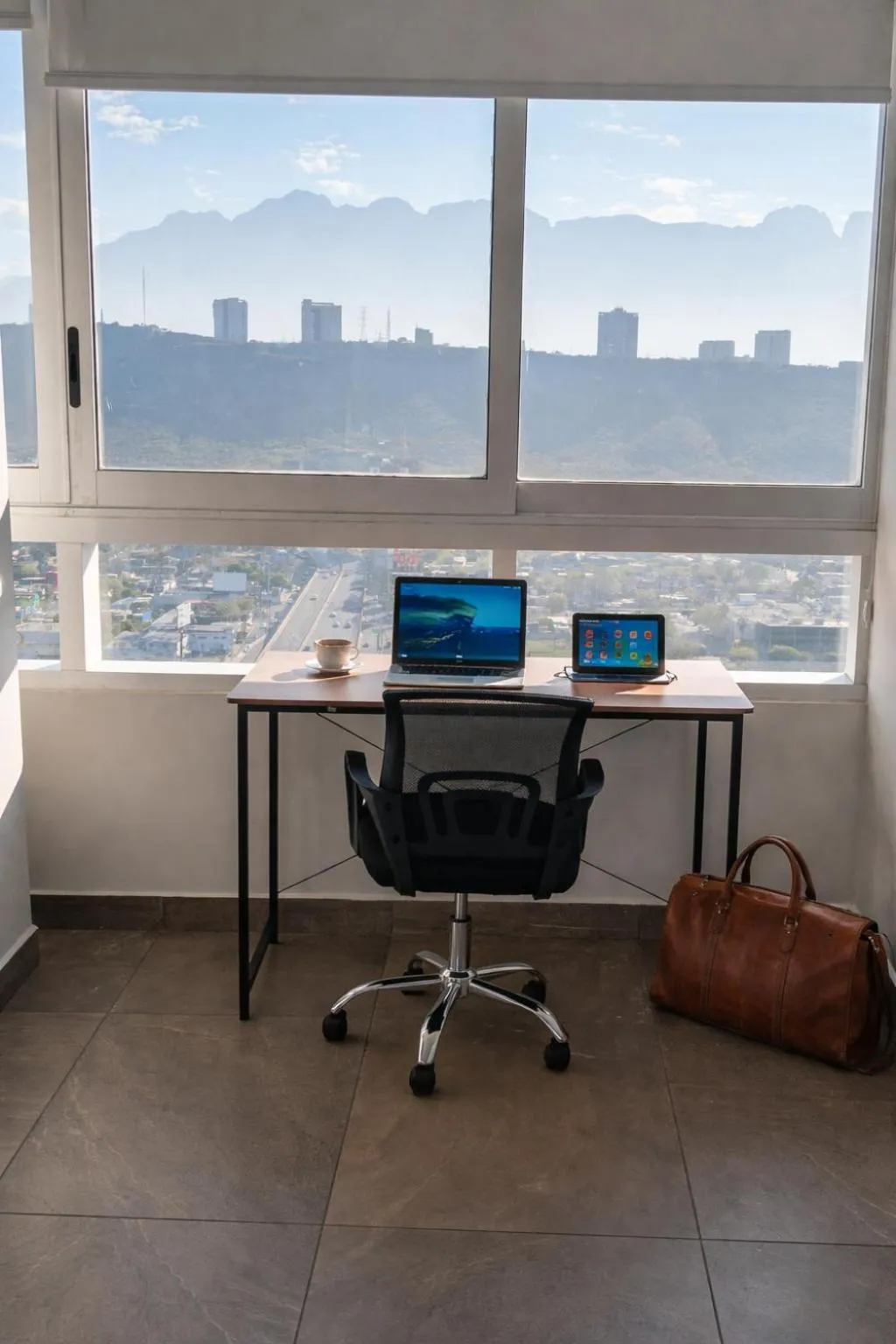 Stylish Panoramic Views City Loft