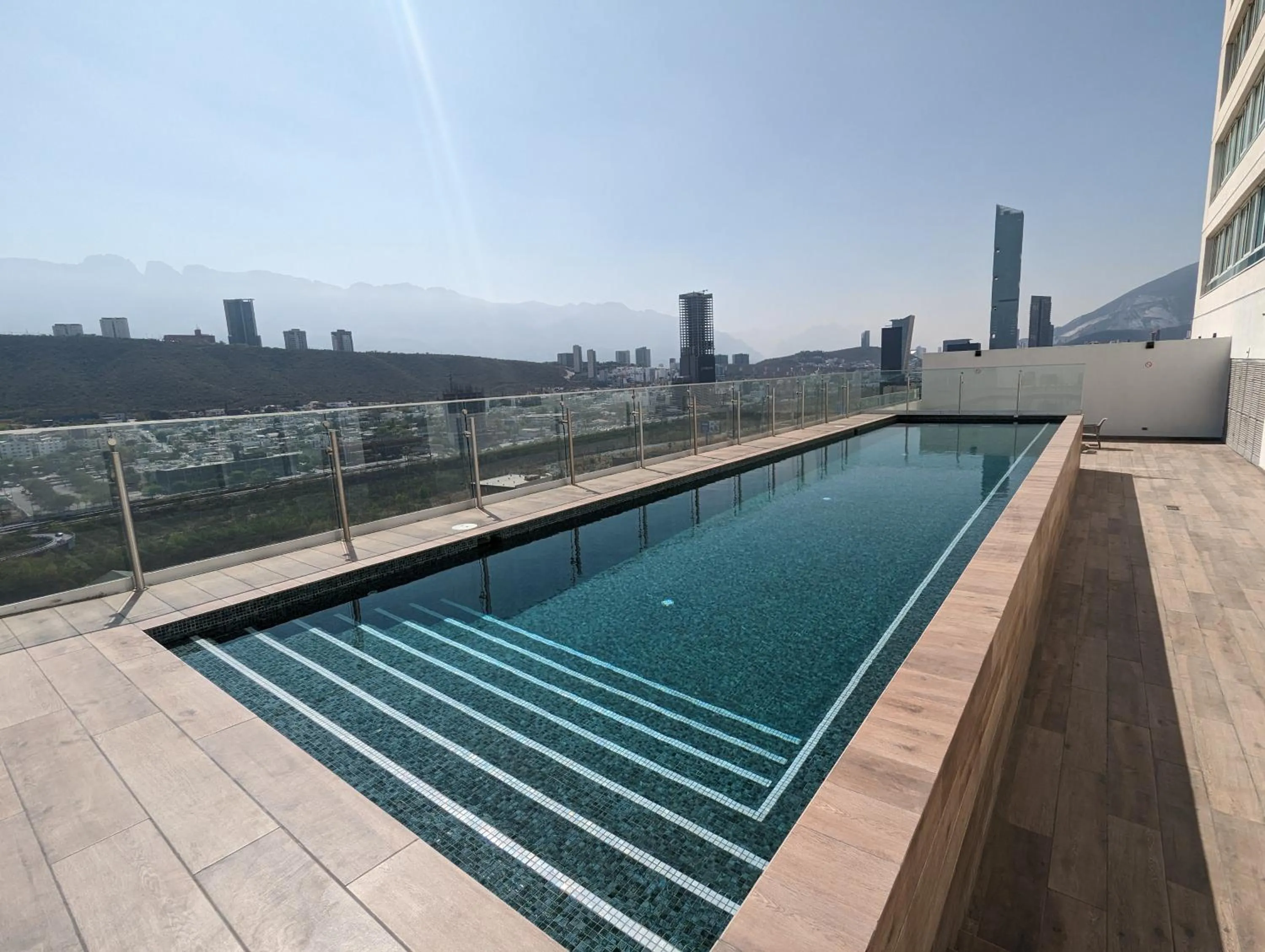 Day in Stylish Panoramic Views City Loft