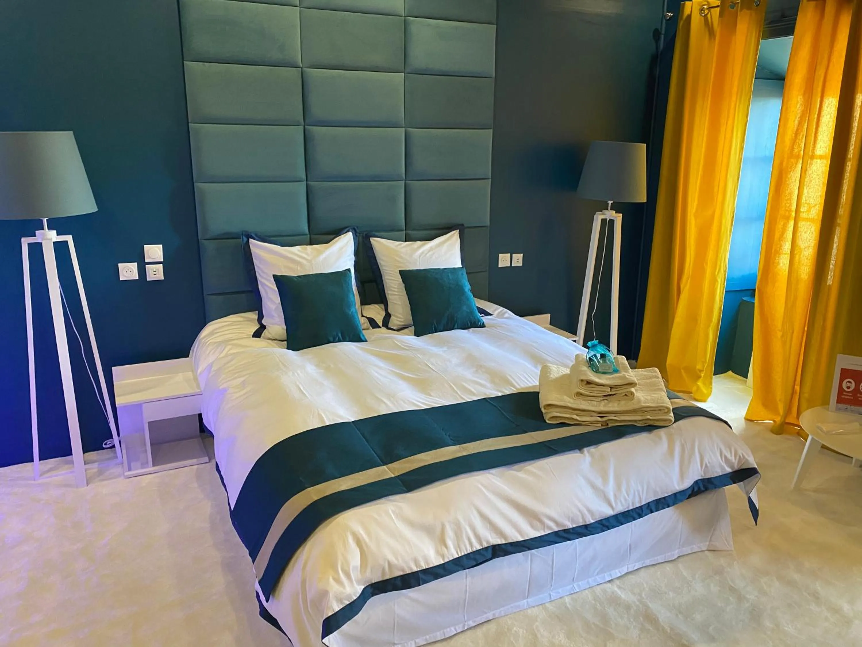 Bed in LE CHARME DE ST PIERRE