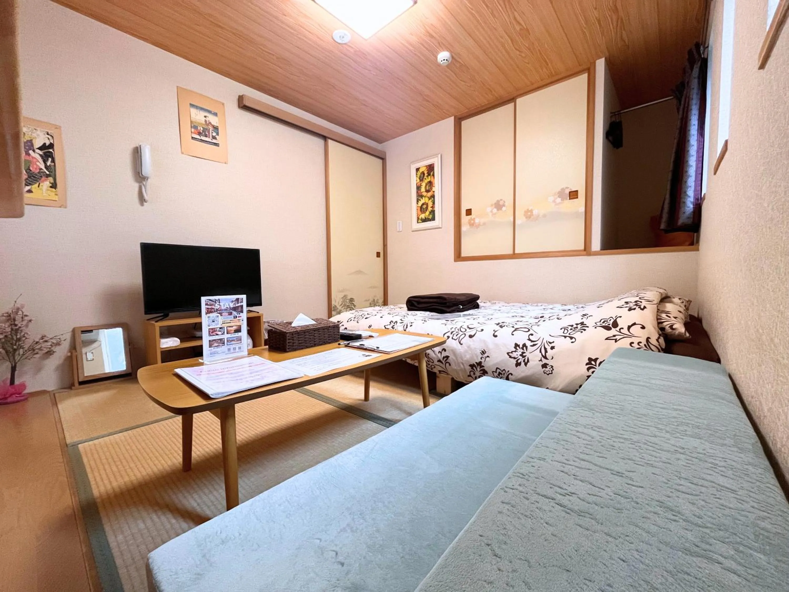 Bed in Hotel EL Shinjuku 6