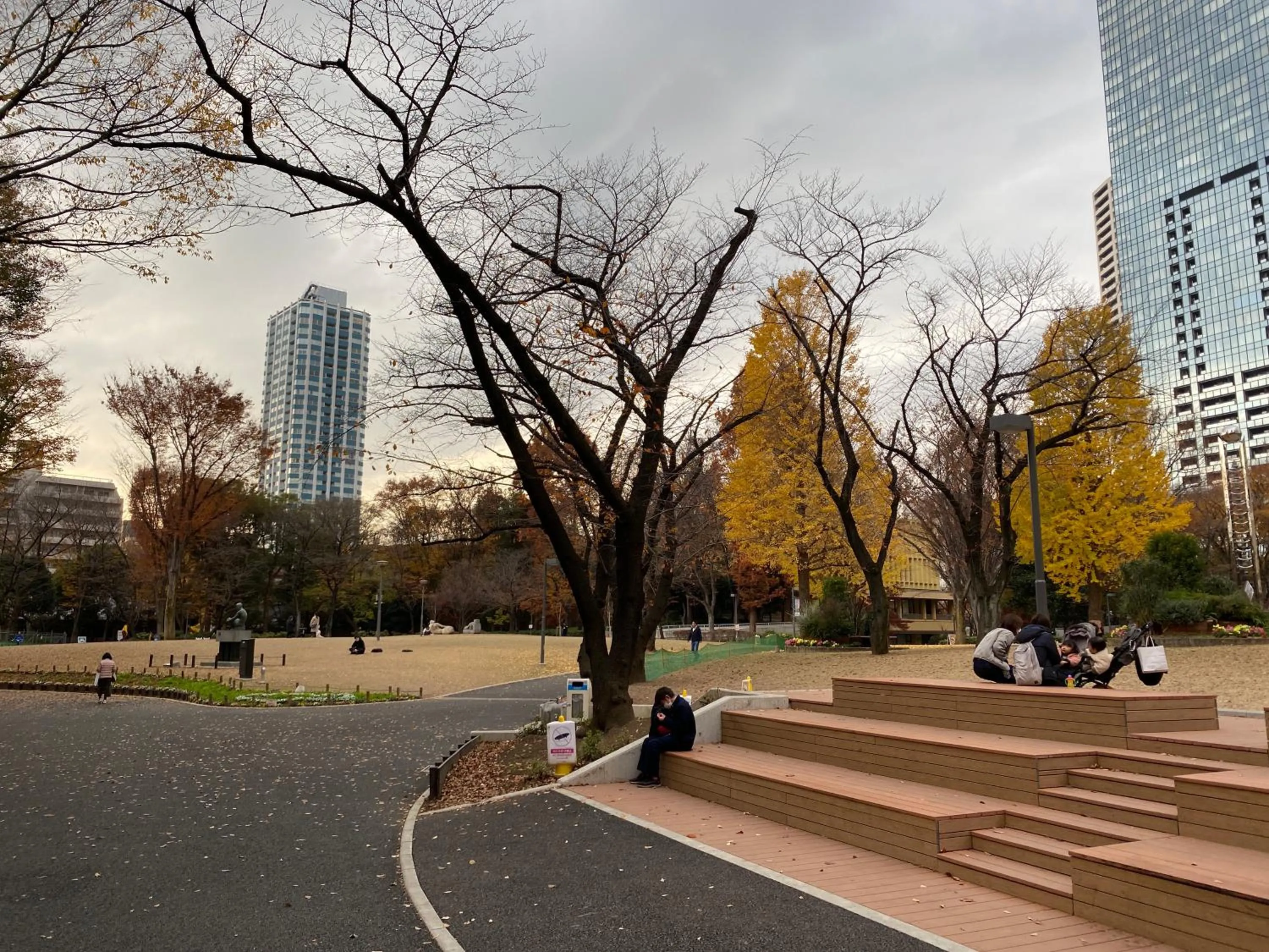 Neighbourhood in Hotel EL Shinjuku 6