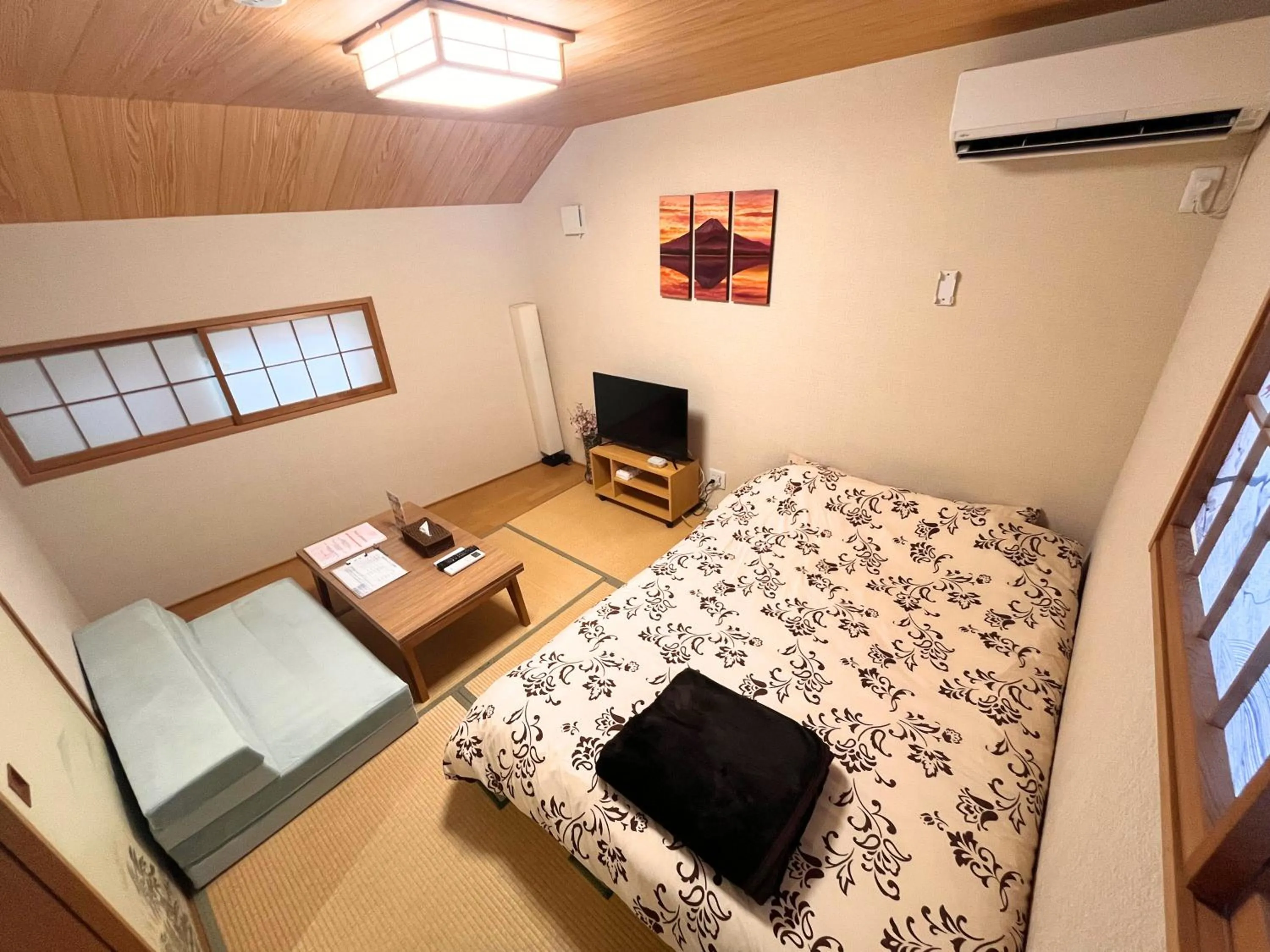 Bed in Hotel EL Shinjuku 6