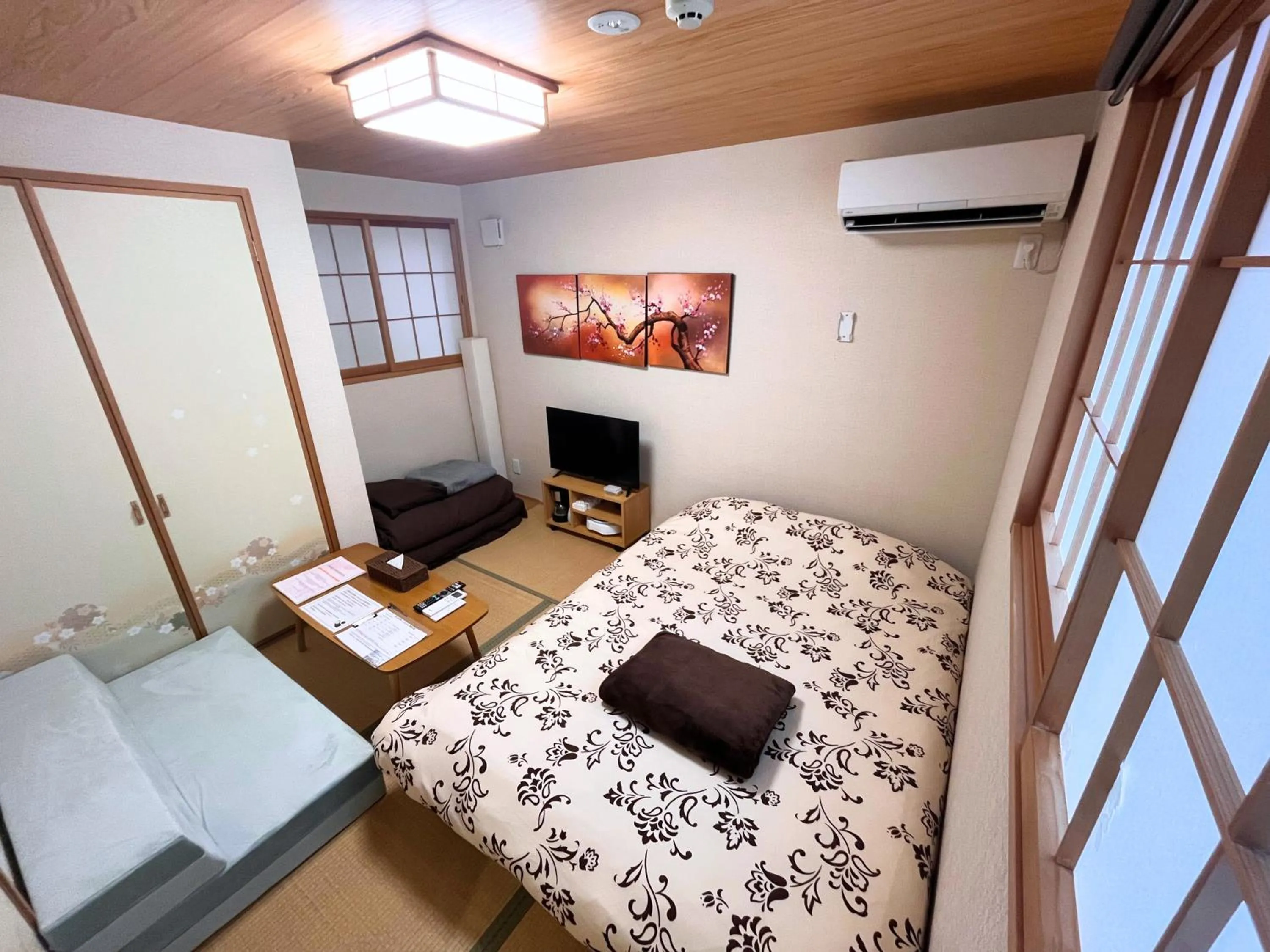 Bed in Hotel EL Shinjuku 6