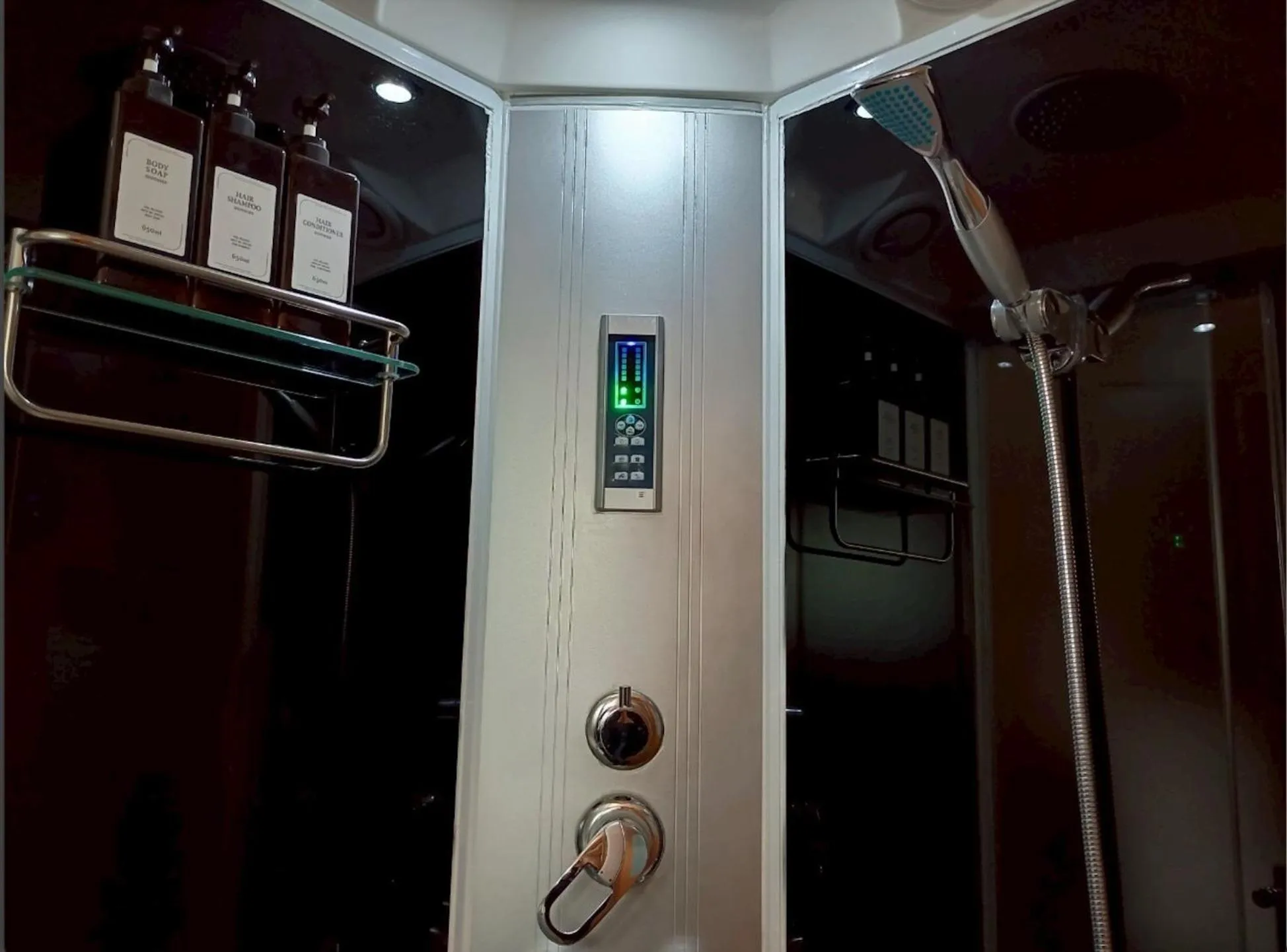 Shower in Hotel EL Utsunomiya 7 free parking