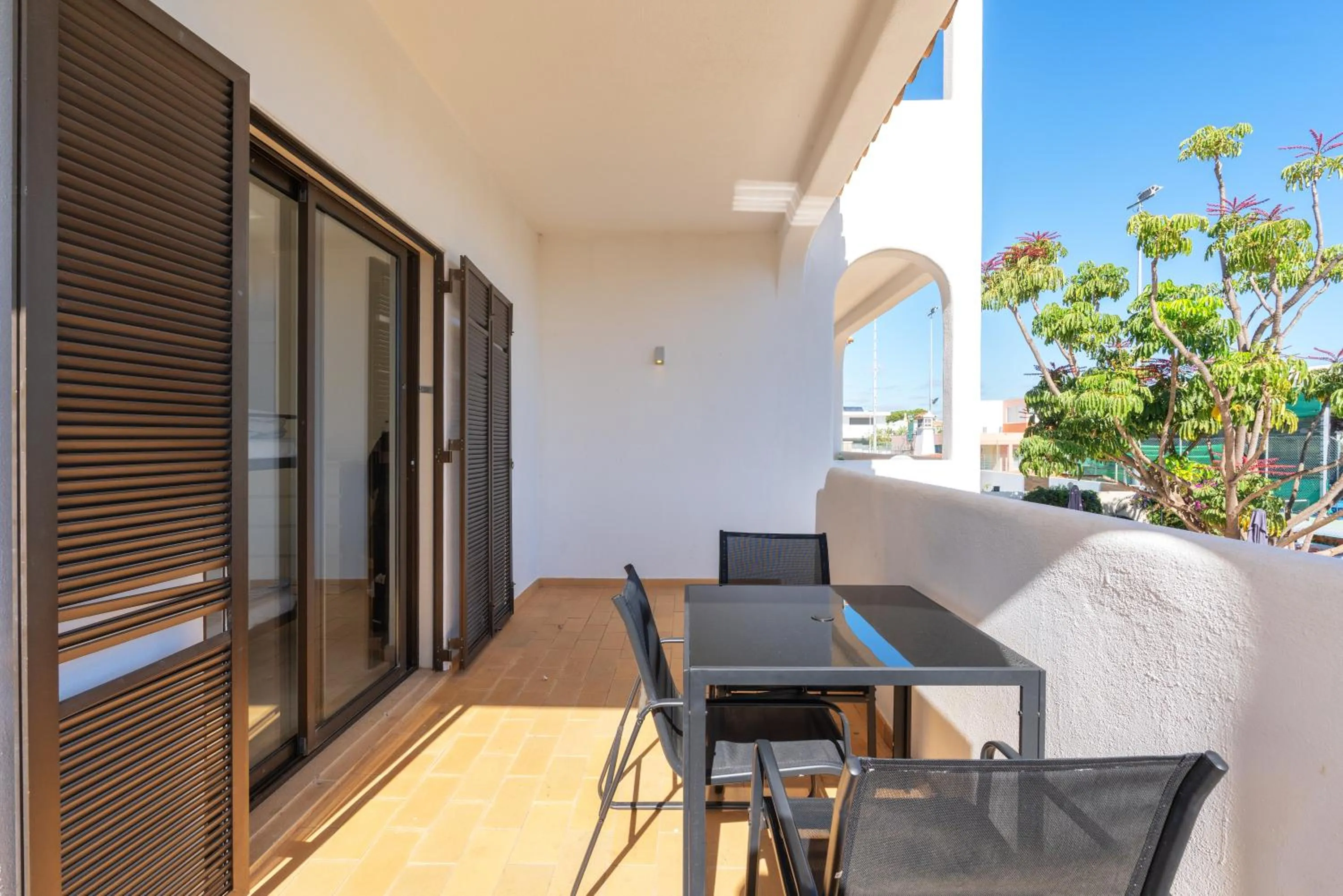 Blife Sun Hostel & Rooms