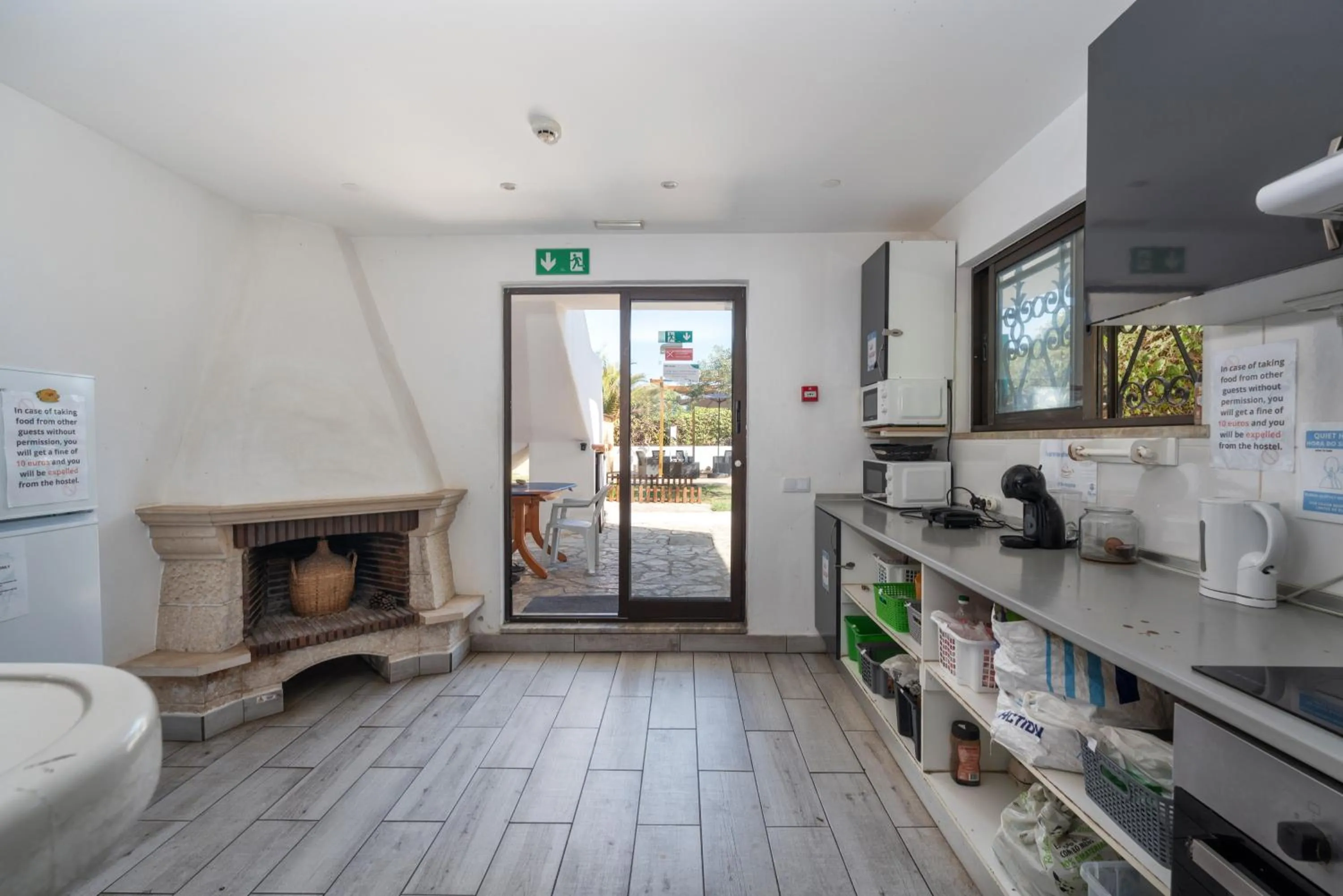 Blife Sun Hostel & Rooms