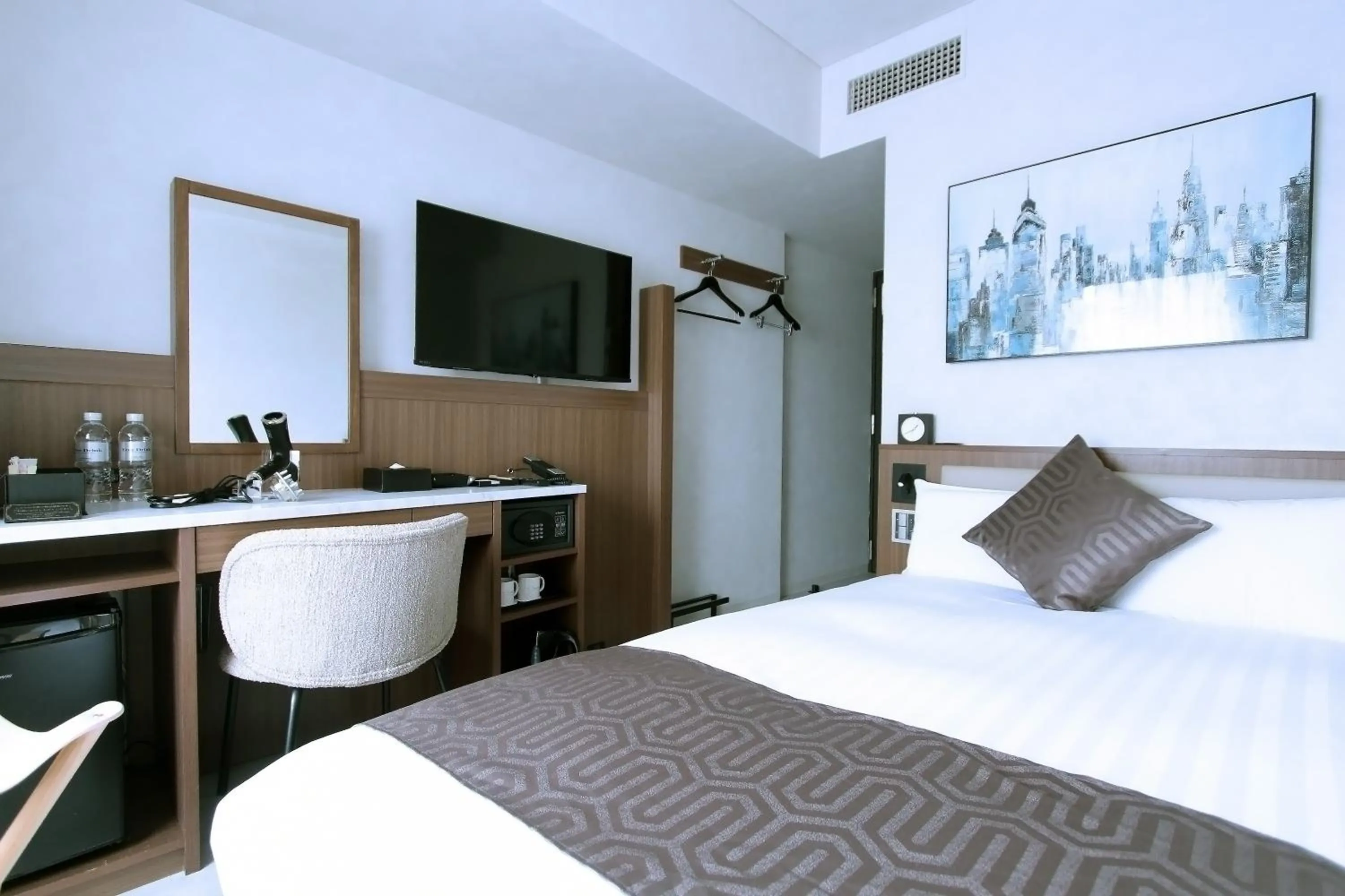 Photo of the whole room, Bed in KOKO HOTEL Ginza-1chome
