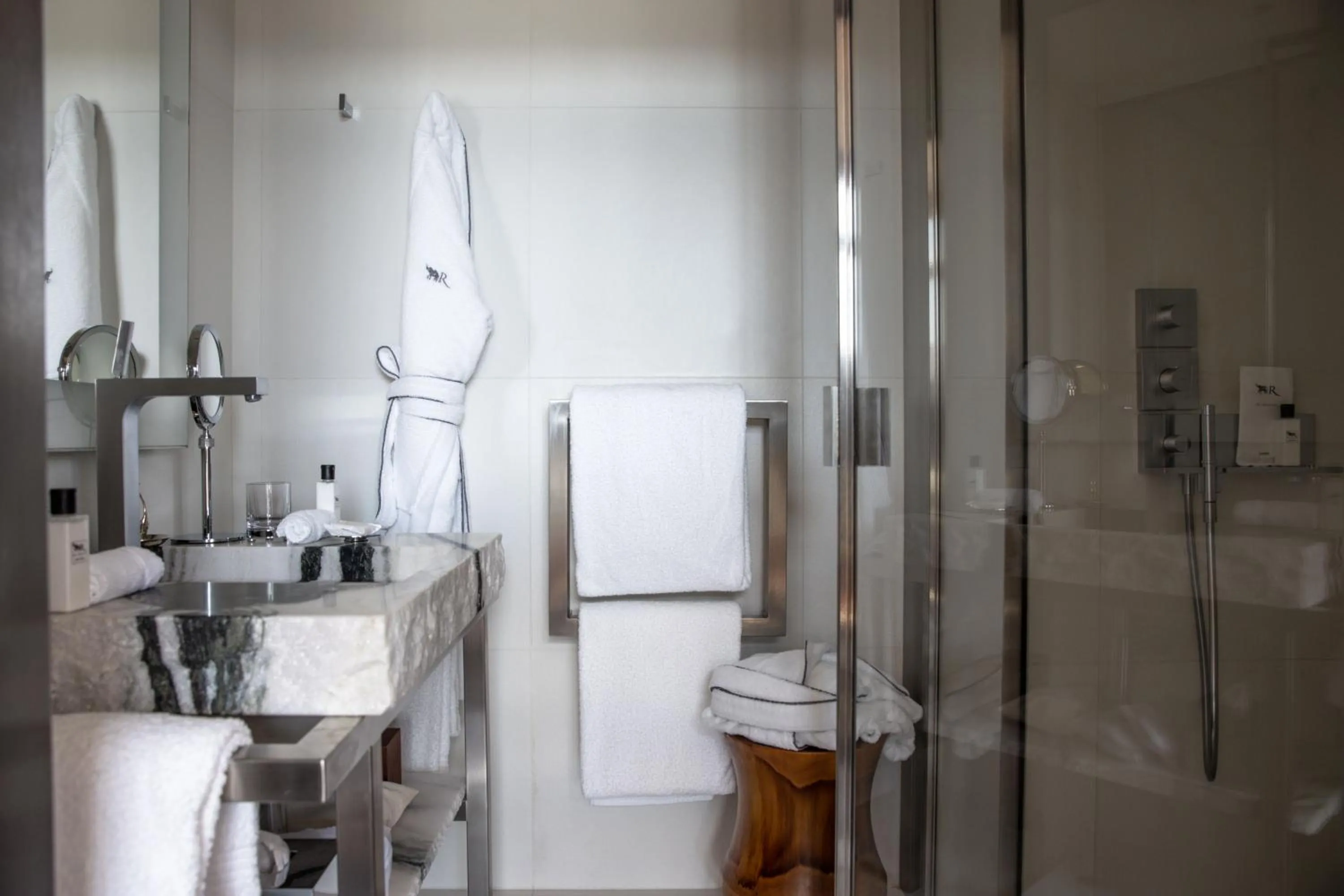 Bathroom in La Réserve Eden au Lac Zurich