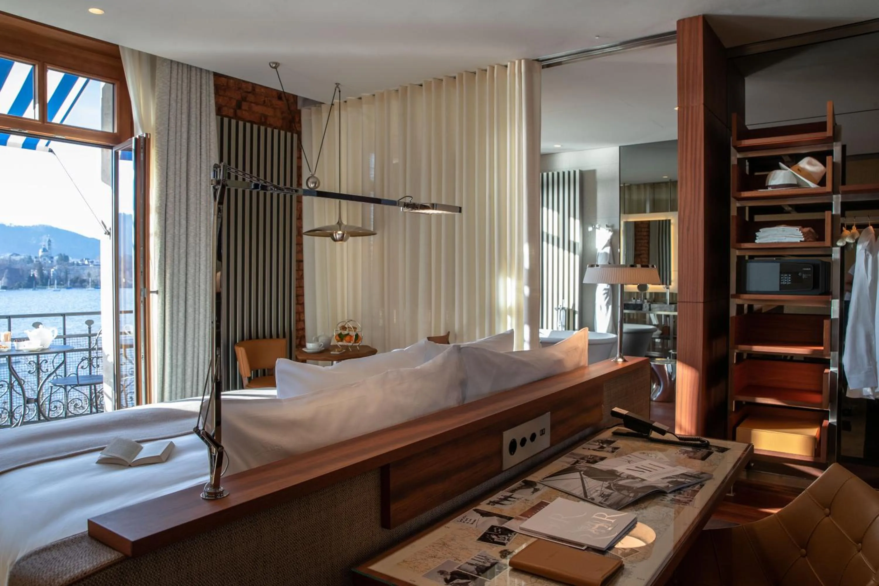 Photo of the whole room, Bed in La Réserve Eden au Lac Zurich