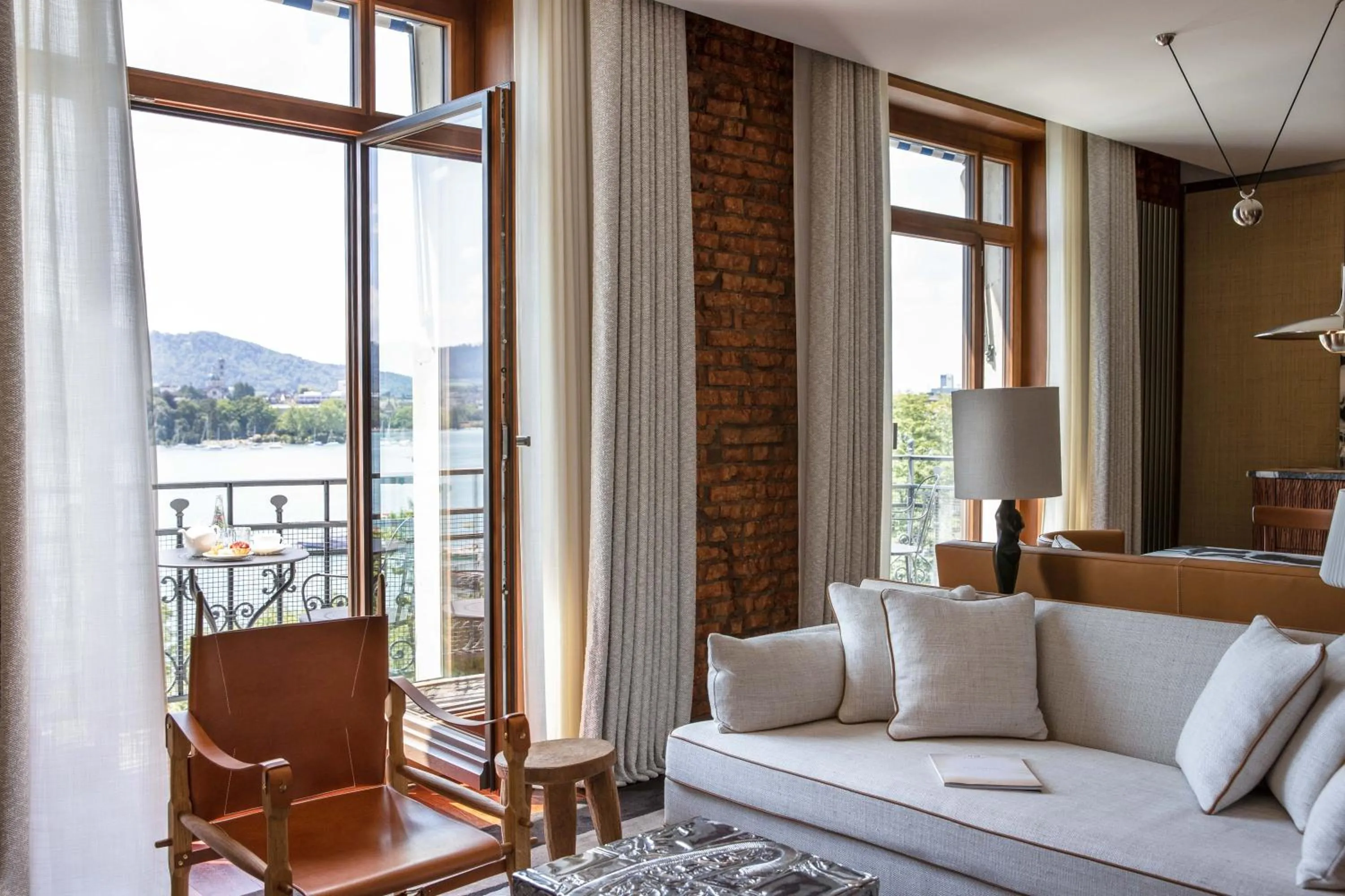 Living room in La Réserve Eden au Lac Zurich