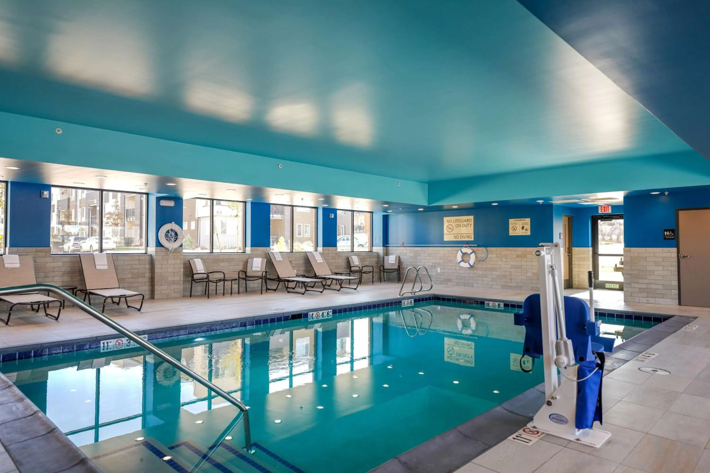 Pool view in Hampton Inn & Suites Aurora South, Co