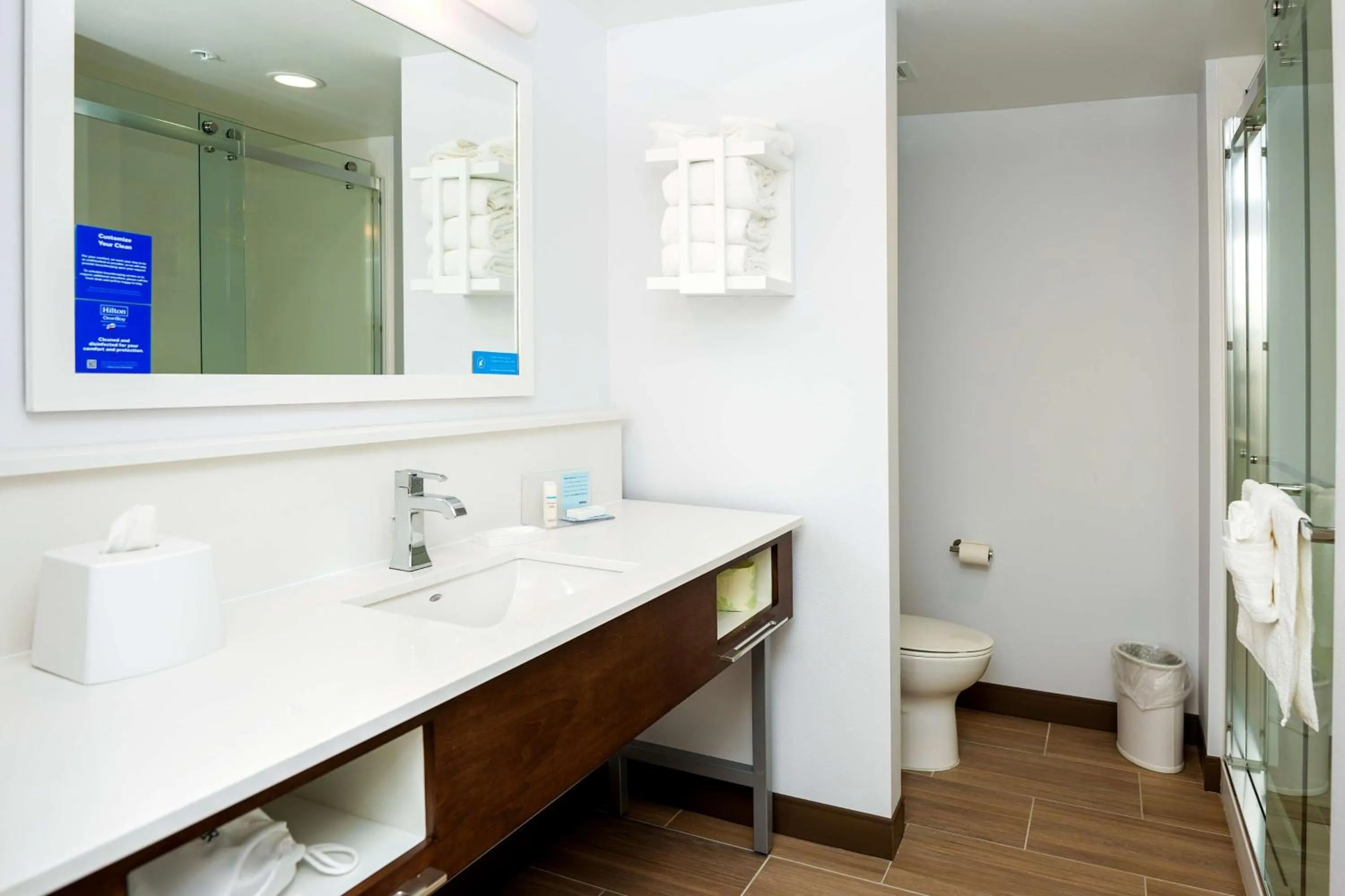 Bathroom in Hampton Inn & Suites Aurora South, Co