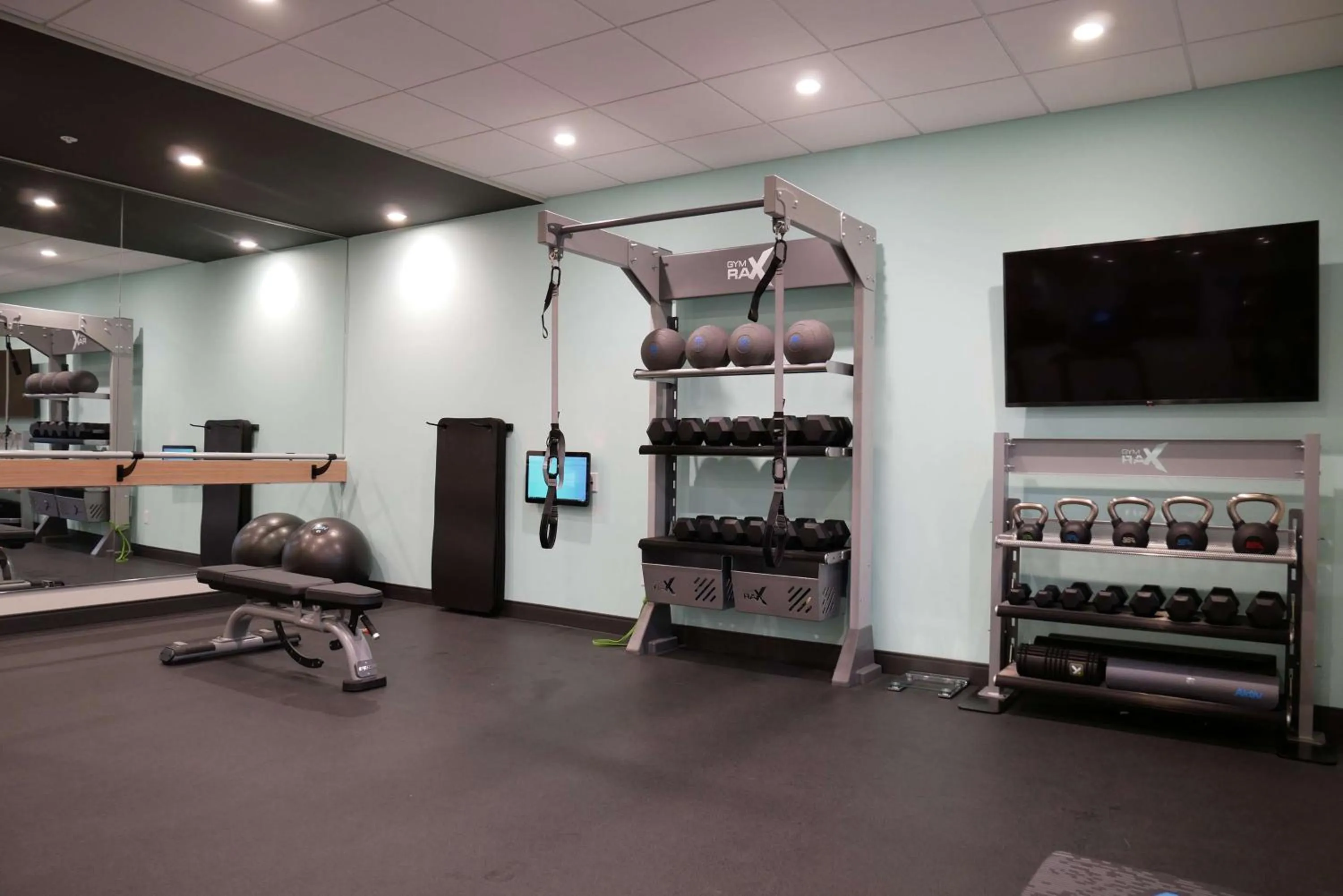 Fitness centre/facilities in Tru By Hilton Chambersburg