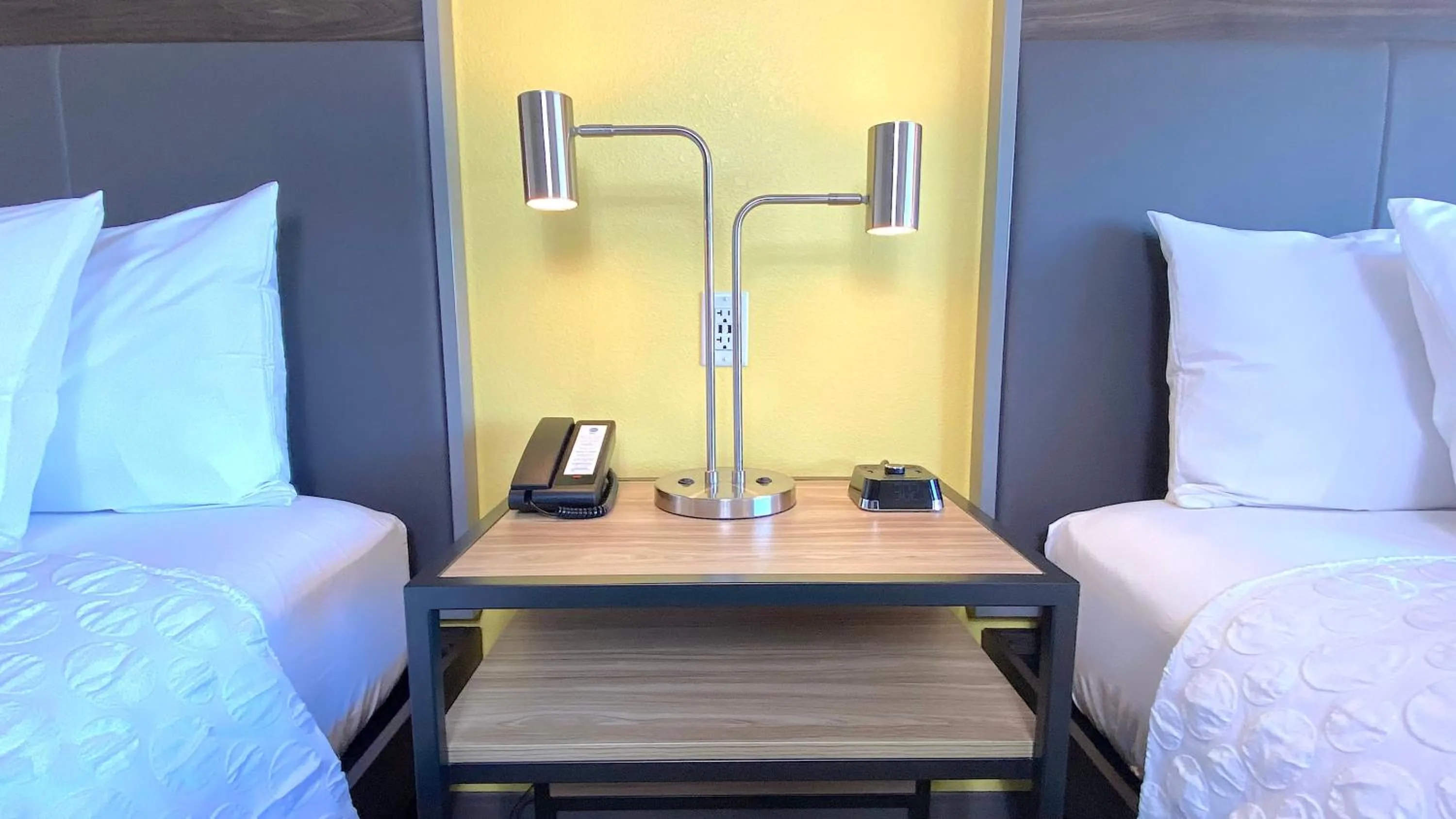 Bedroom, Bed in Tru By Hilton Manassas, Va