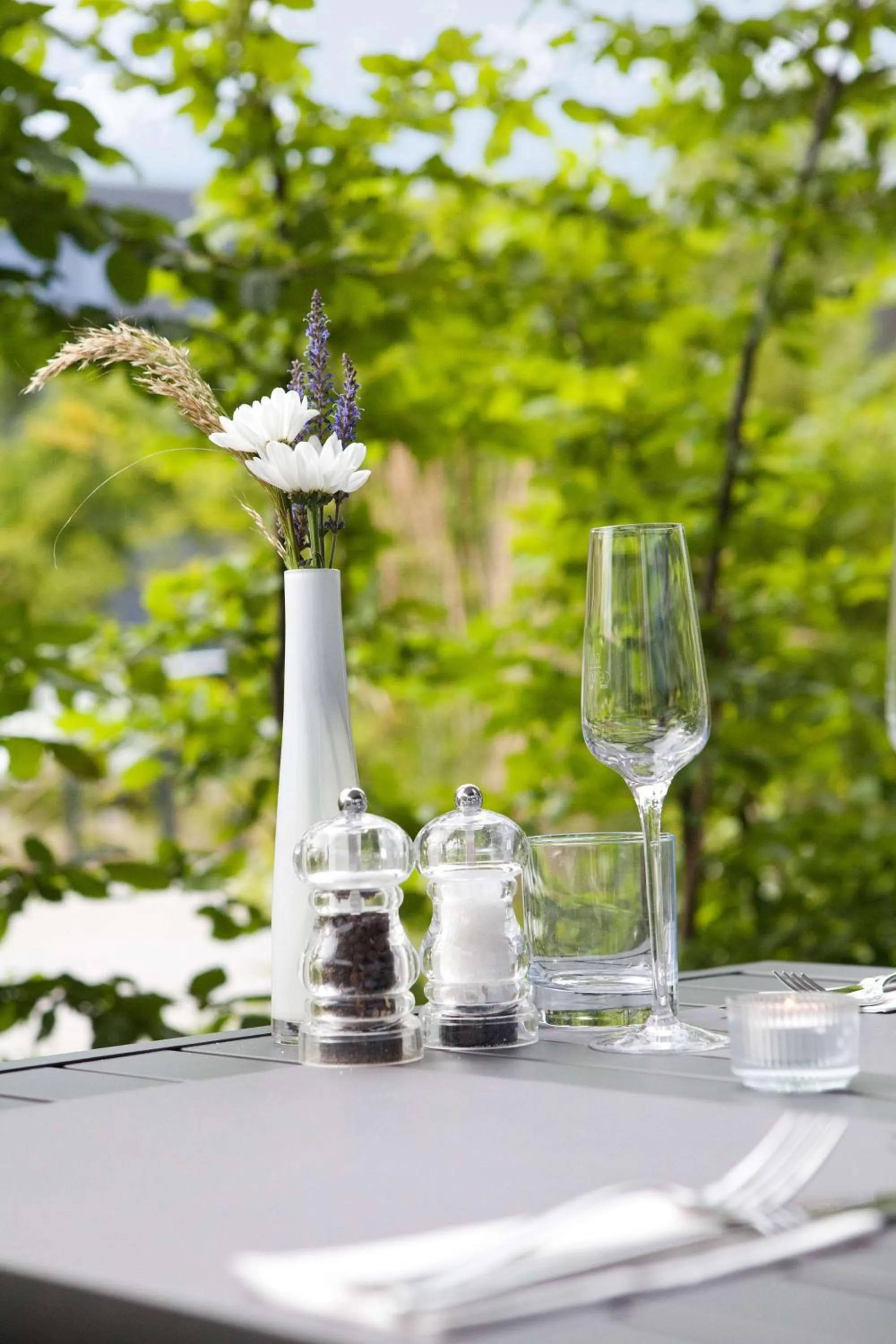 Dining area in Hilton Garden Inn Munich Messe