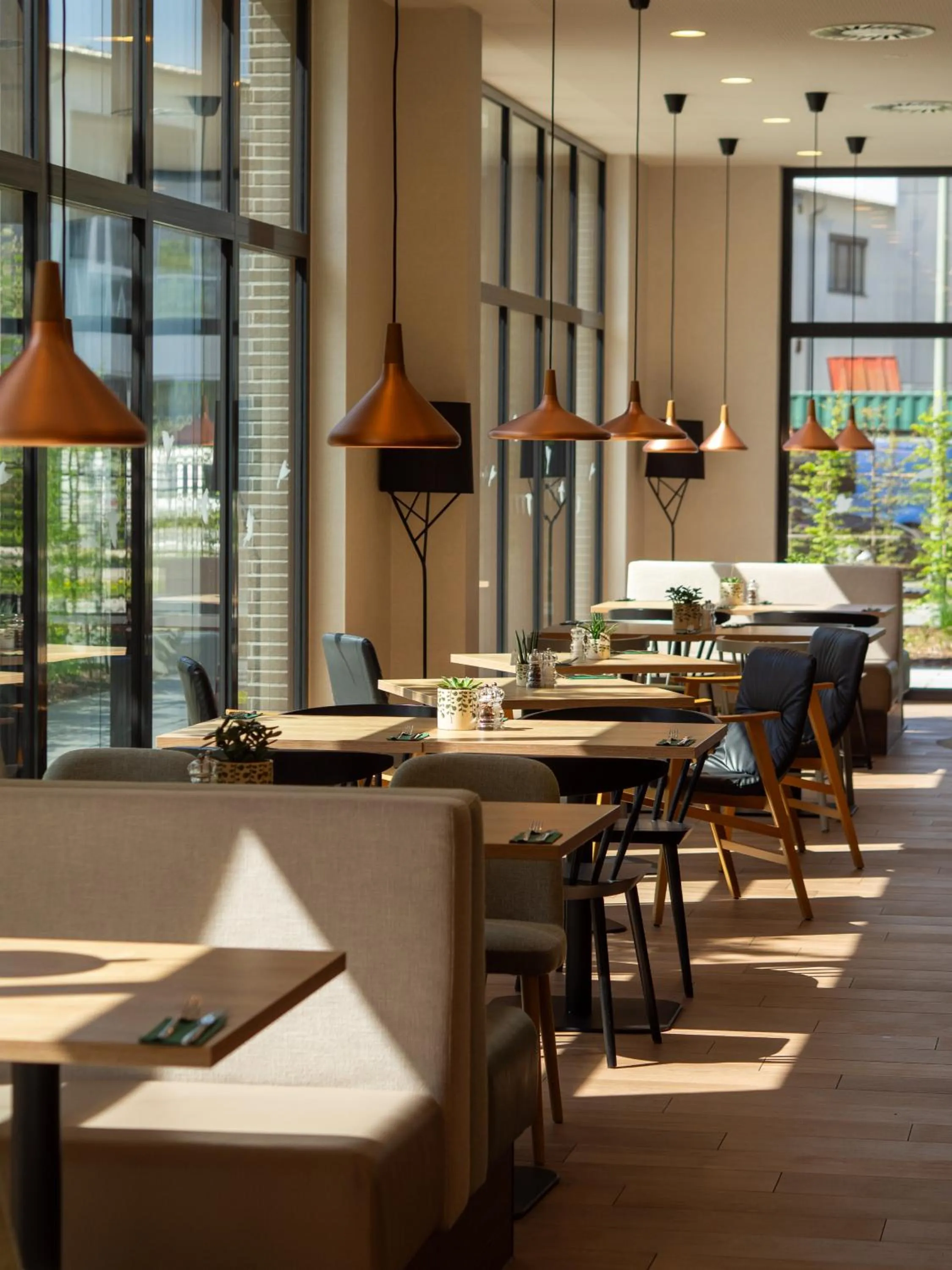 Restaurant/places to eat in Hilton Garden Inn Munich Messe