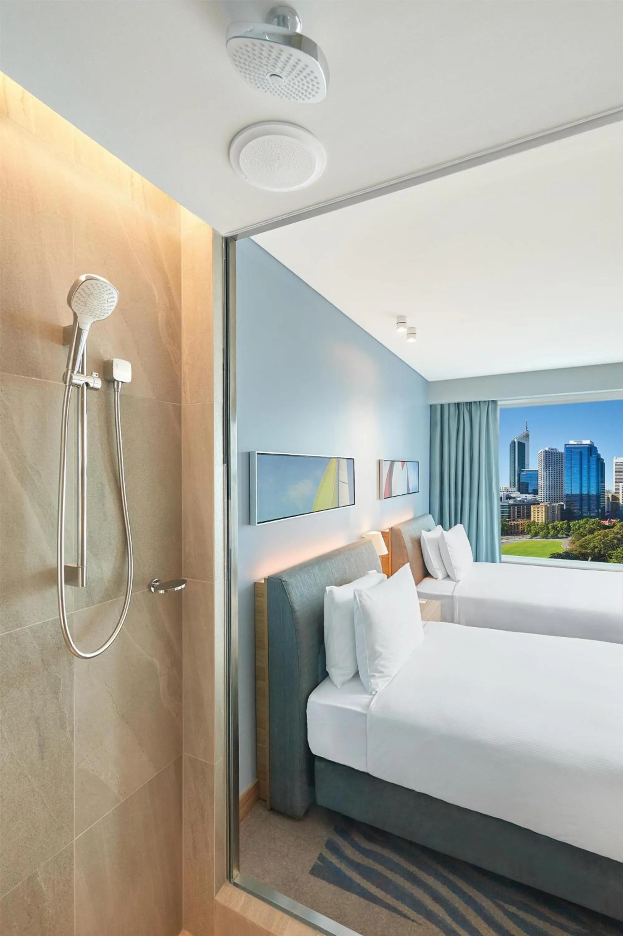 Bathroom, Bed in Doubletree By Hilton Perth Waterfront