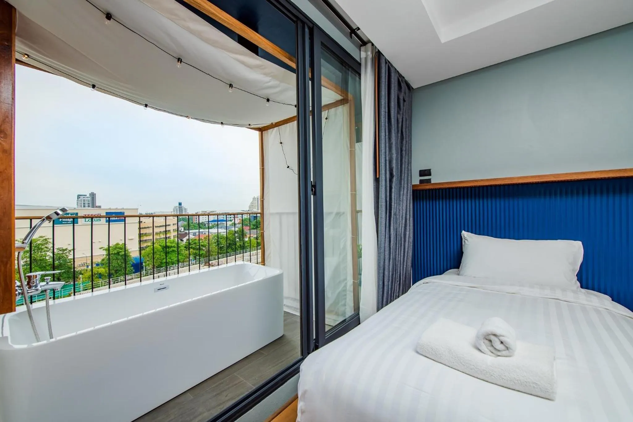 Balcony/Terrace, Bed in Seamira House Huahin